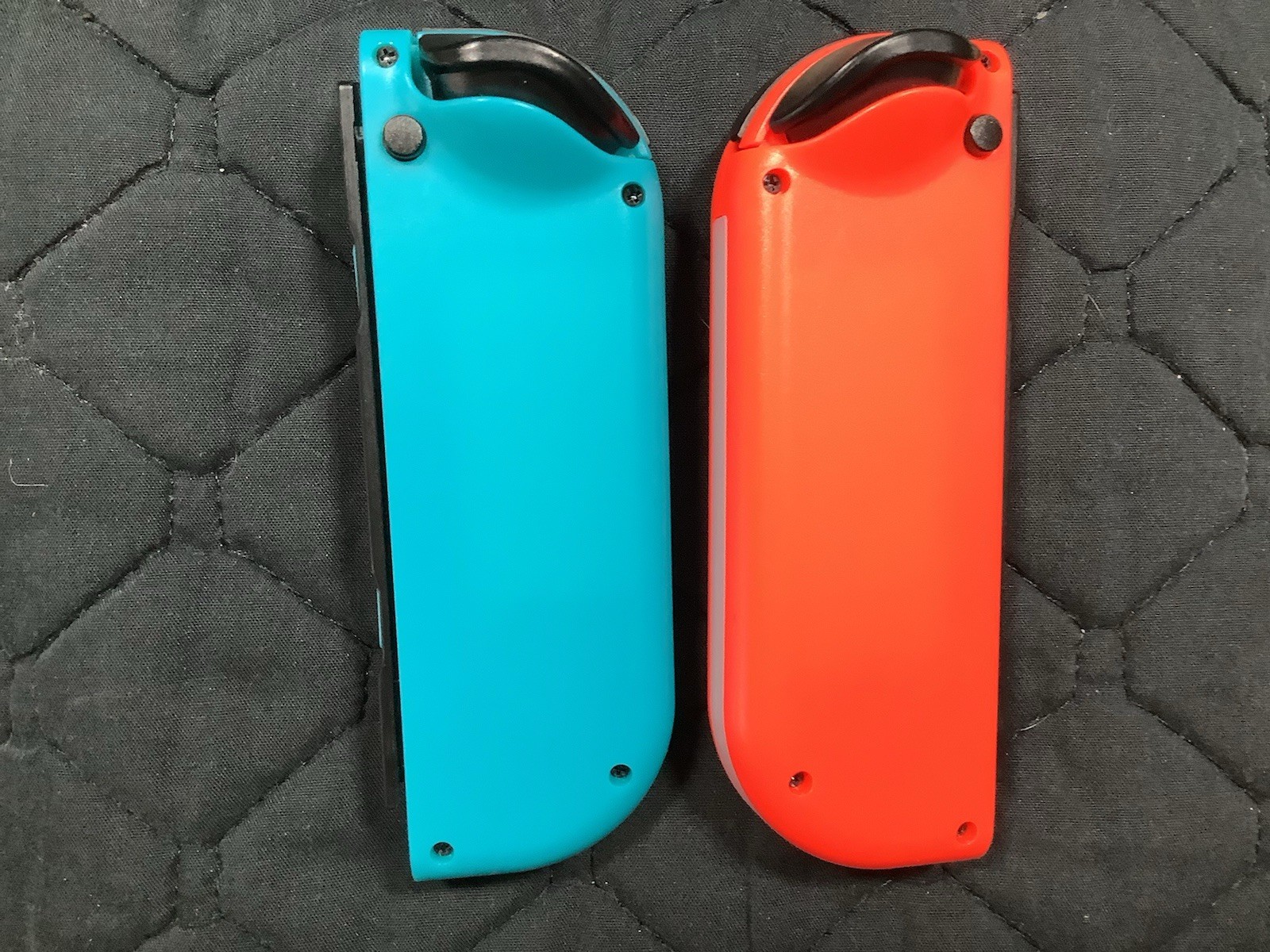 Nintendo Switch (HAC-001) – Handheld Console & Joycons