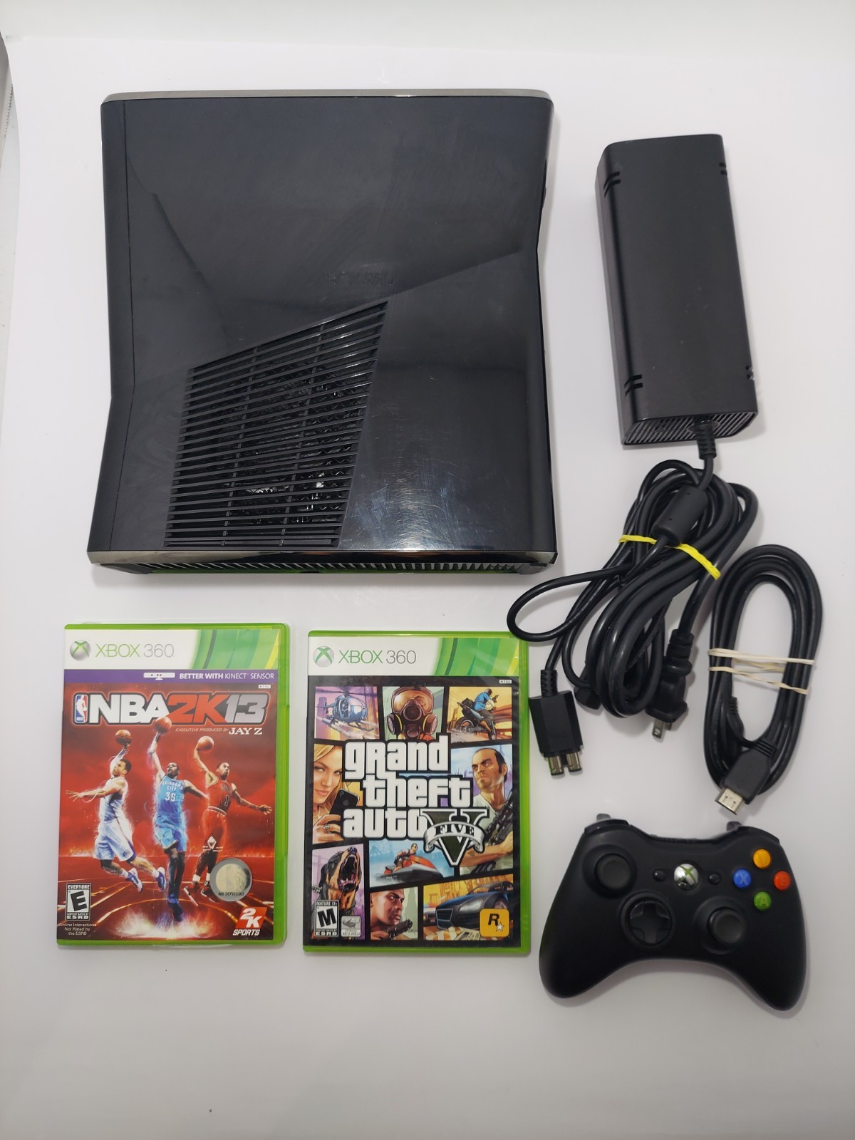 Microsoft Xbox 360 S Console 250 GB bundle With Controller And Games Tested