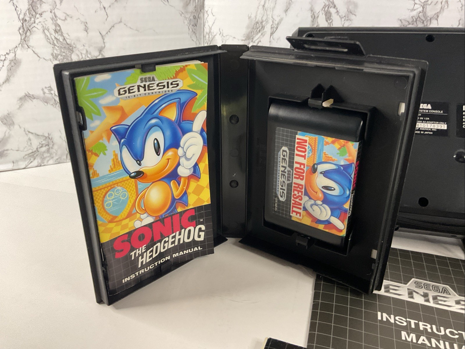 Sega 1991 Genesis Console w/Sonic The Hedgehog Game Cartridge