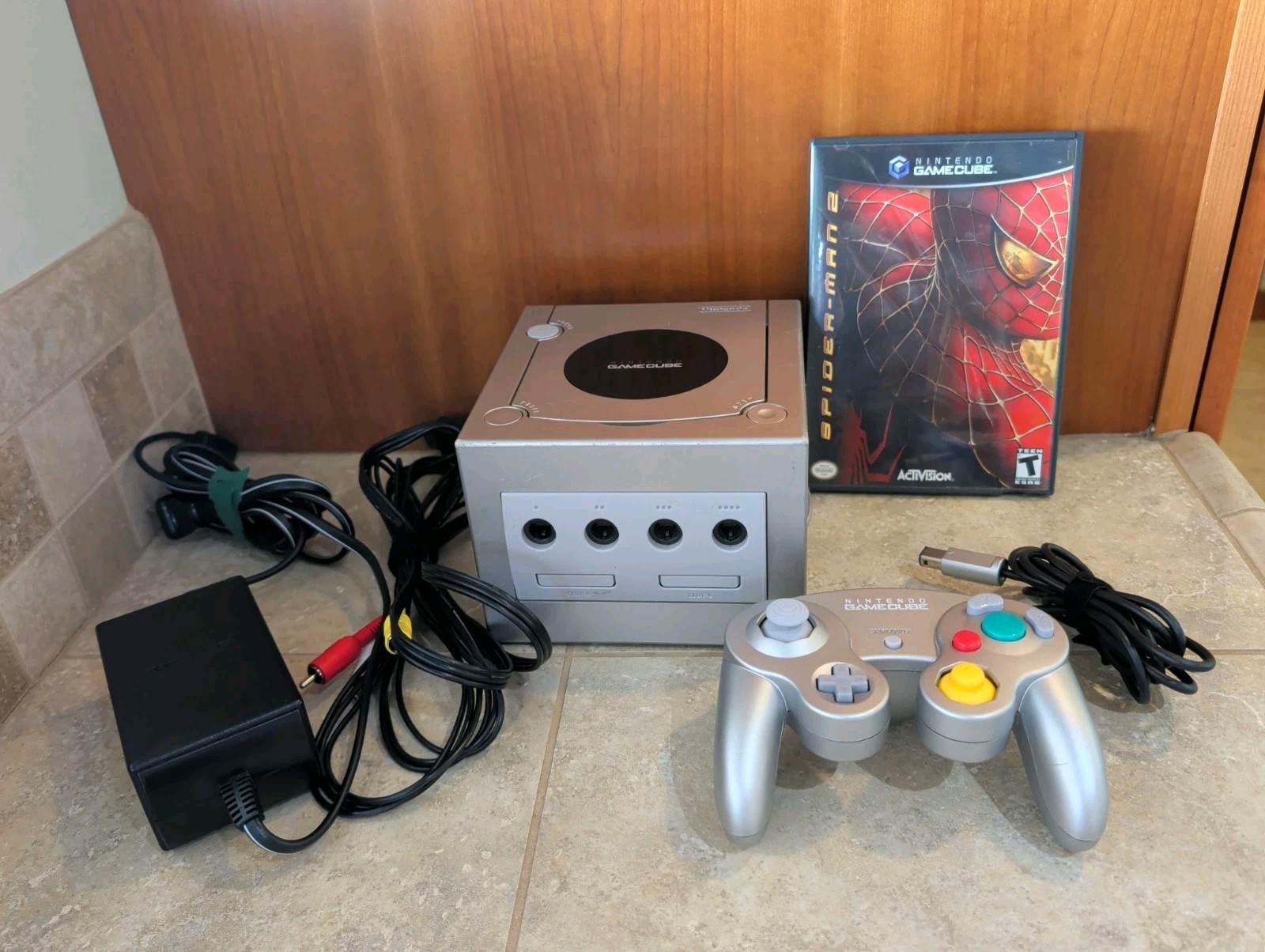 Nintendo GameCube Platinum Silver Console Bundle Spider-Man 2 CIB Cleaned TESTED