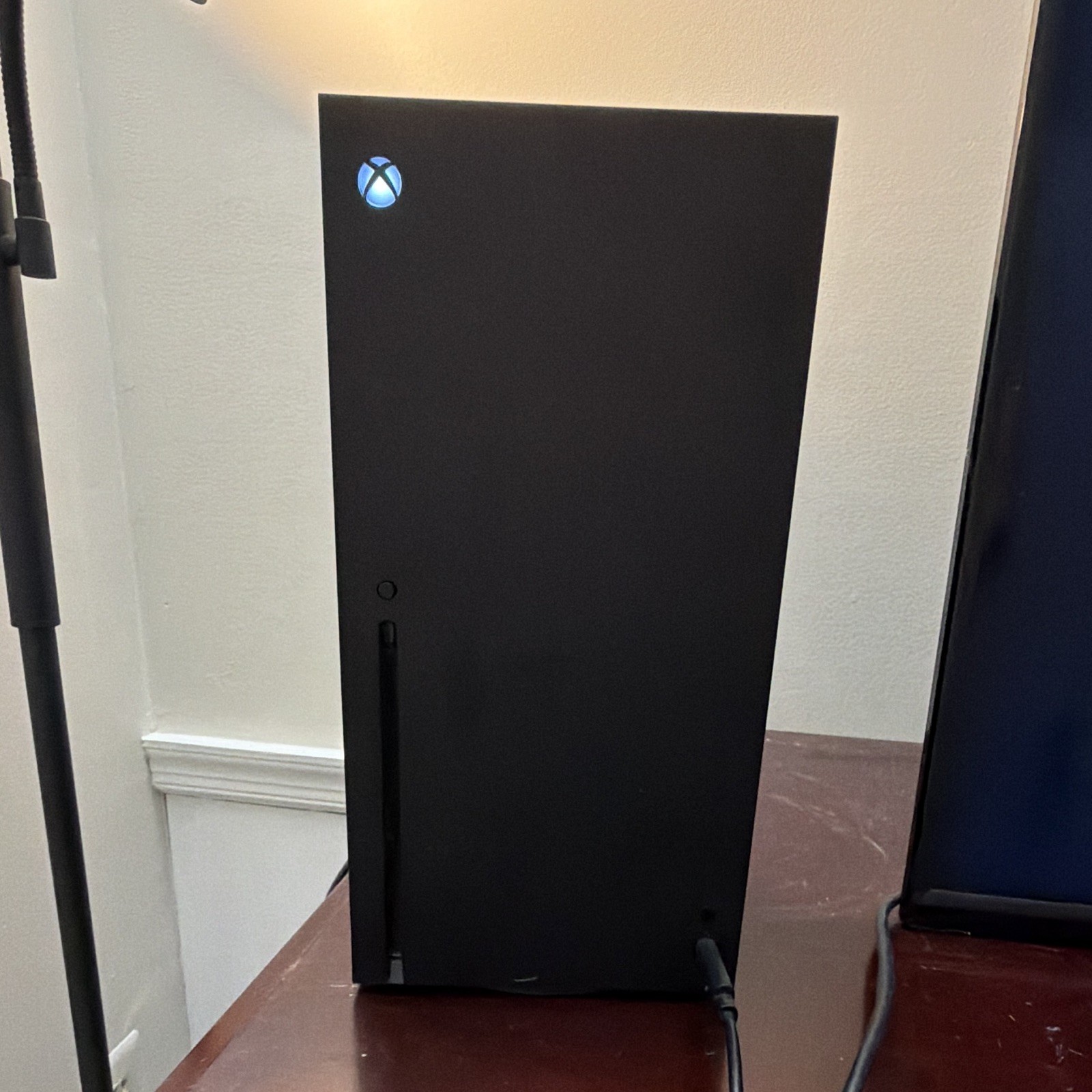 Xbox Series X – Barely Used Excellent condition