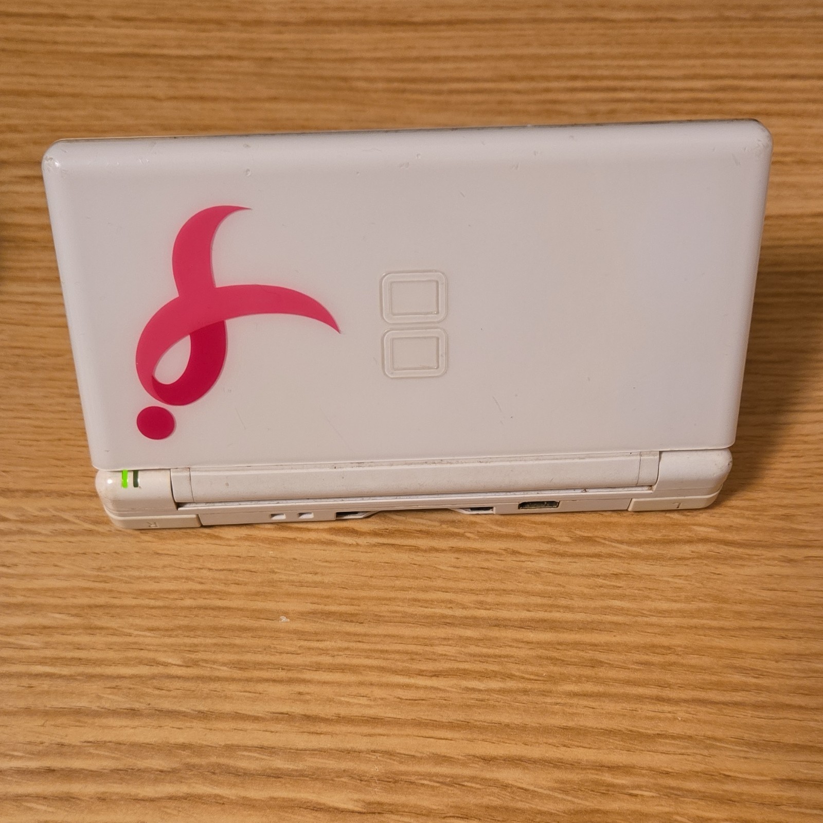 Nintendo DS Lite White Multiplayer Handheld System with Headphone Jack