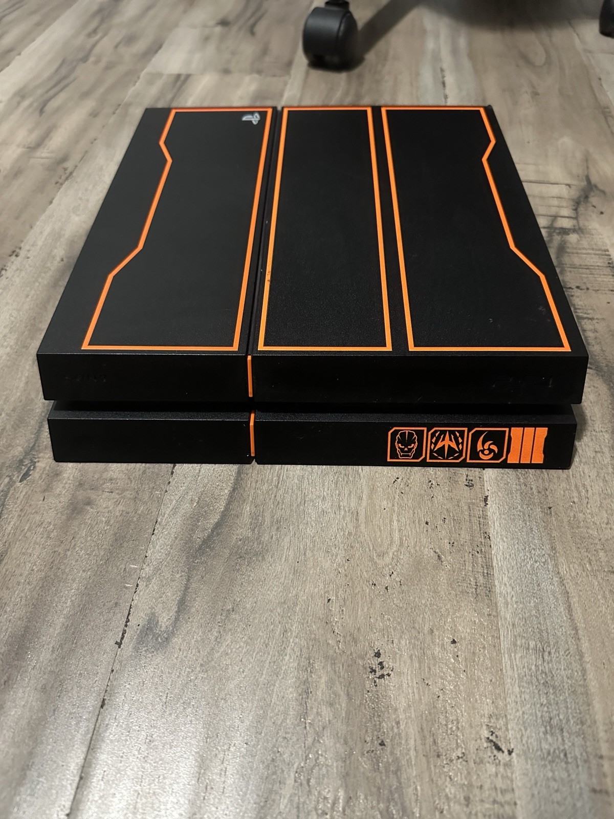 Sony PlayStation 4 Black Ops III 1TB Gaming Console Bundle CUH-1215B