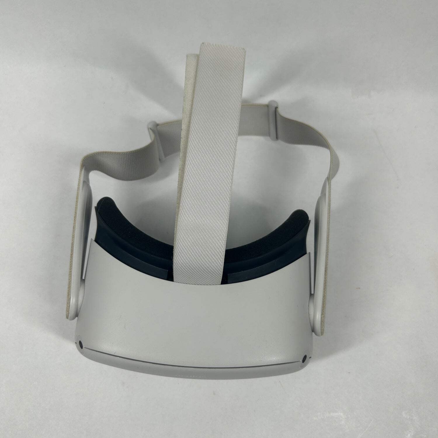 Meta Quest 2 64GB Standalone All-in-One VR Headset KW49CM