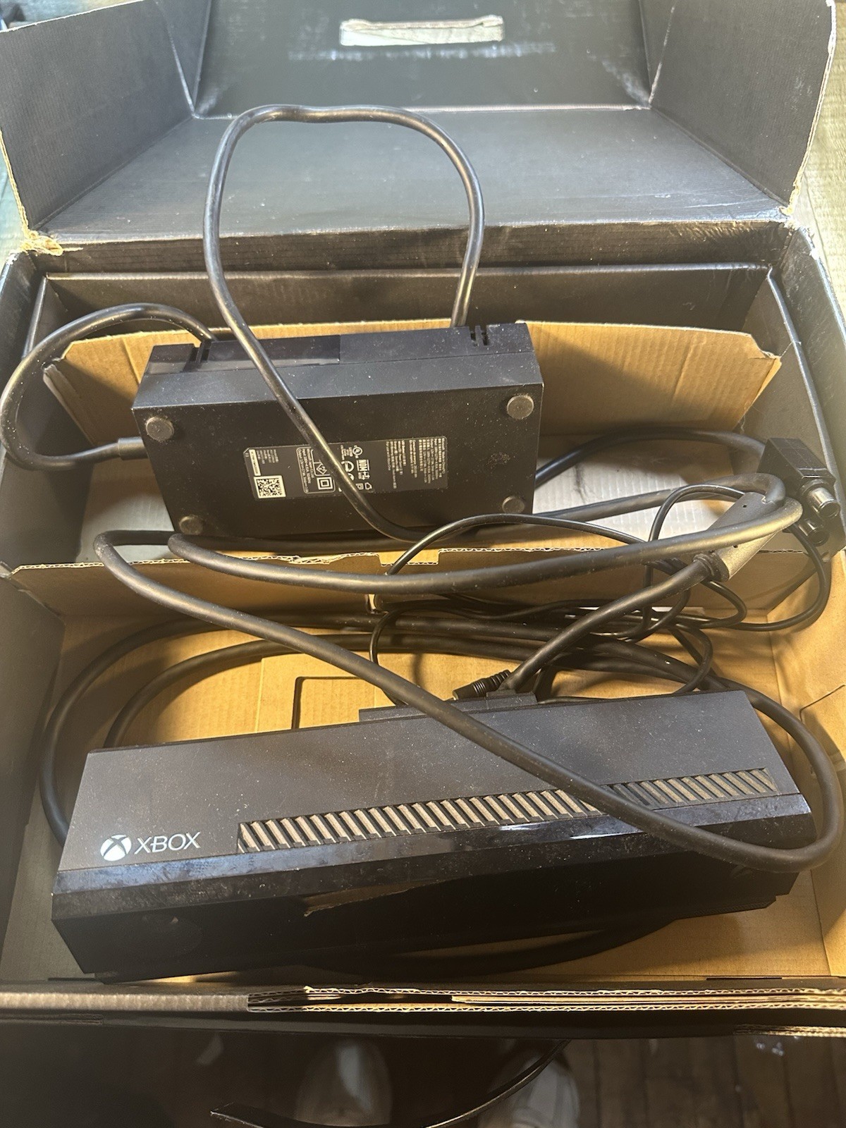 Xbox One Console 1540 Boxed w/ Kinect & Power Brick Missing Cord Untested