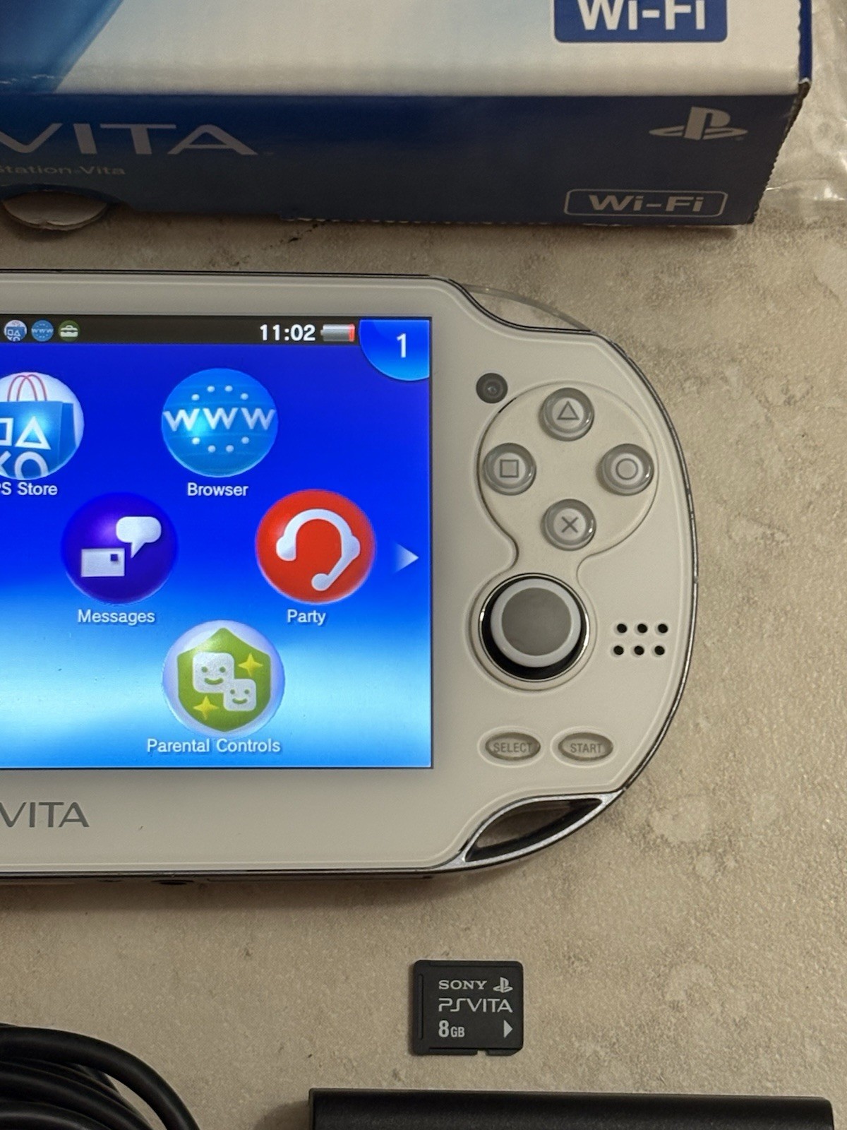 Sony PS Vita PCH-1000 Complete In Box – White 8GB Very Good Condition USA Seller