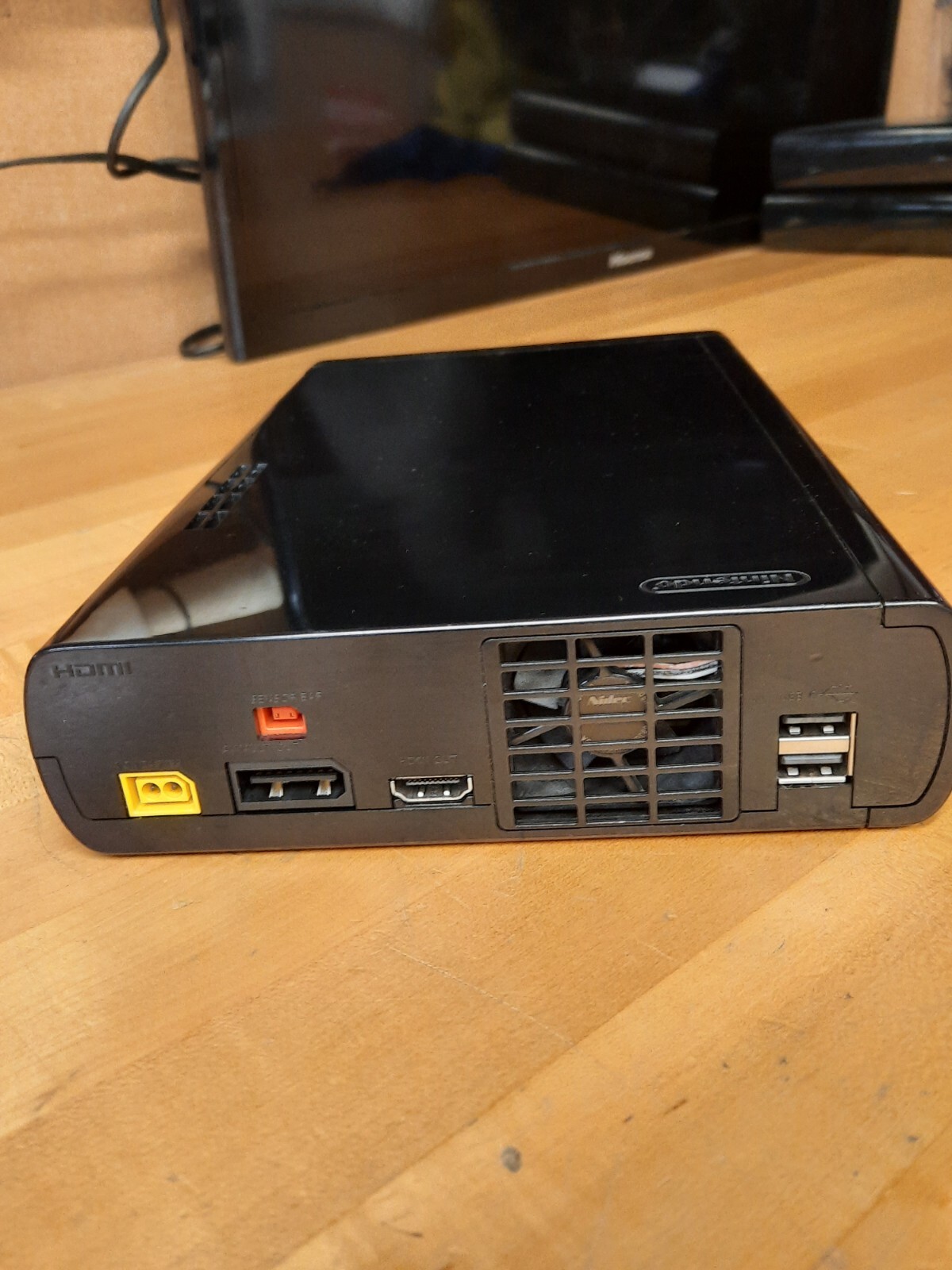 Nintendo Wii 32GB Black WUP-101(02) TESTED. SCRATCHES. NO GAMEPAD OR ACCESSORIES