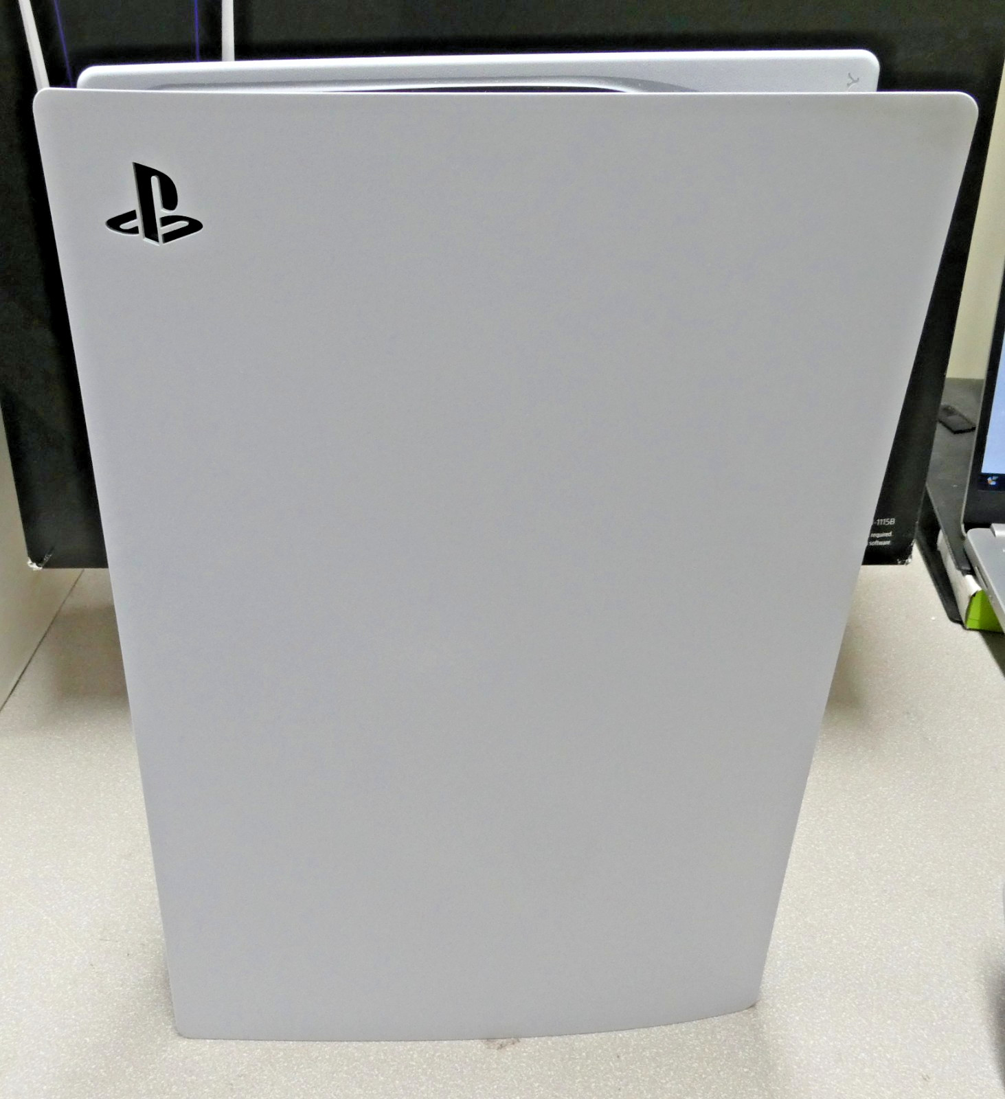 Sony PS5 Digital Edition Console – 825 Gb & Sony CFI-Y1001 – Remote Player
