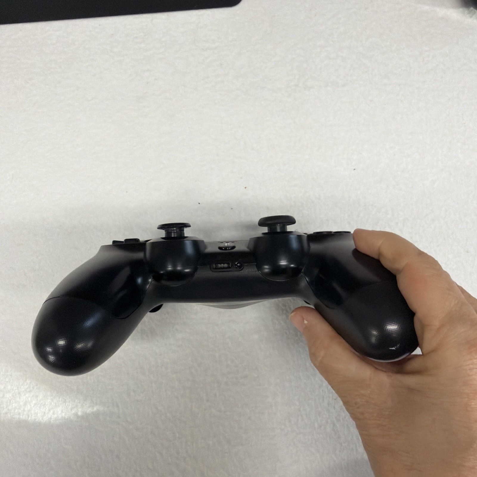 PS4 Model CUH-2015A Black 2 Wireless Controllers HDMI & Power cord