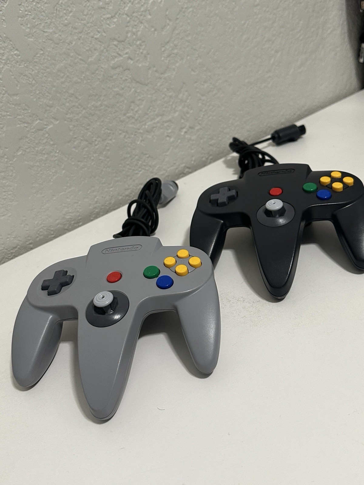 Nintendo 64 NUS-001(USA) Console Bundle w/ 2 Controllers Power/AV Cables