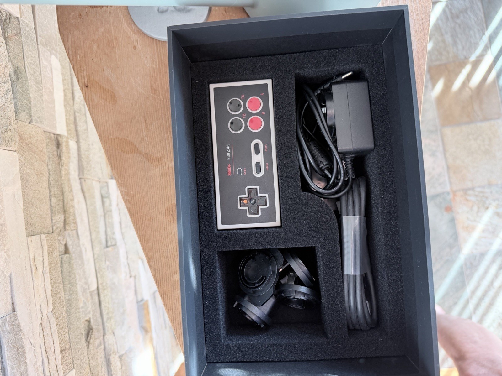 Analogue NT Mini V2 Noir CIB With Extra Controller