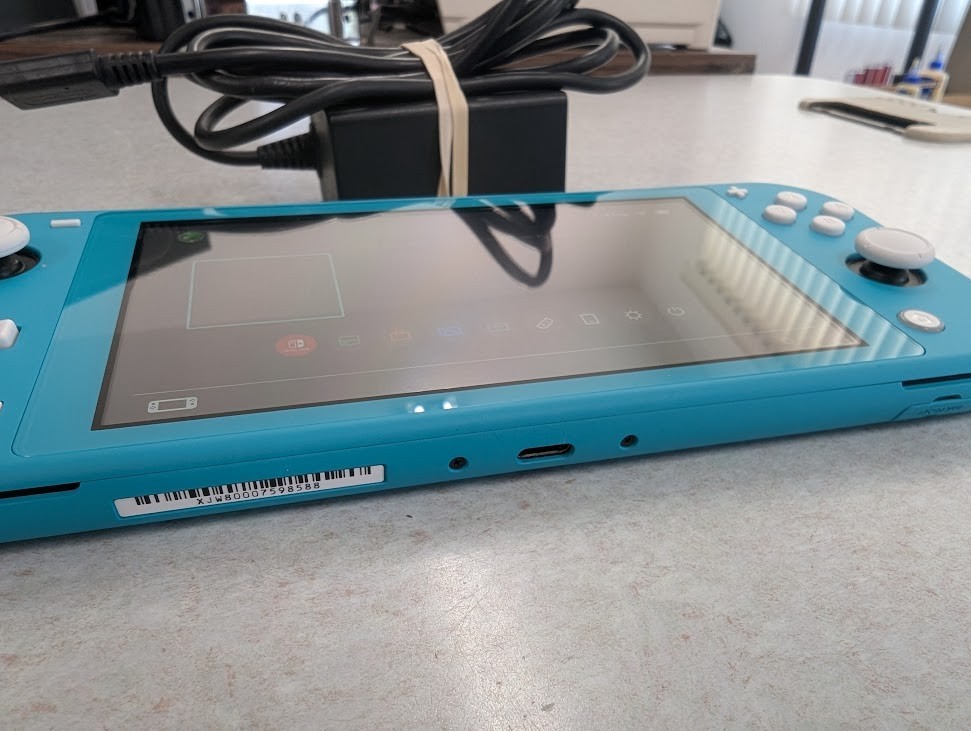 Nintendo Switch Lite HDH-001 32GB Handheld Console Turquoise w/ Charger