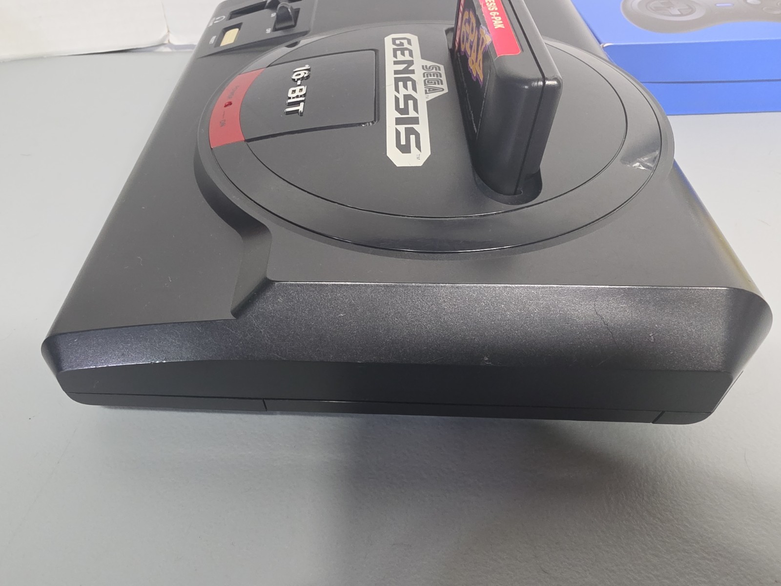 Sega Genesis System Model 1601 16 Bit Console Bundle – Works w/ Wireless Gamepad