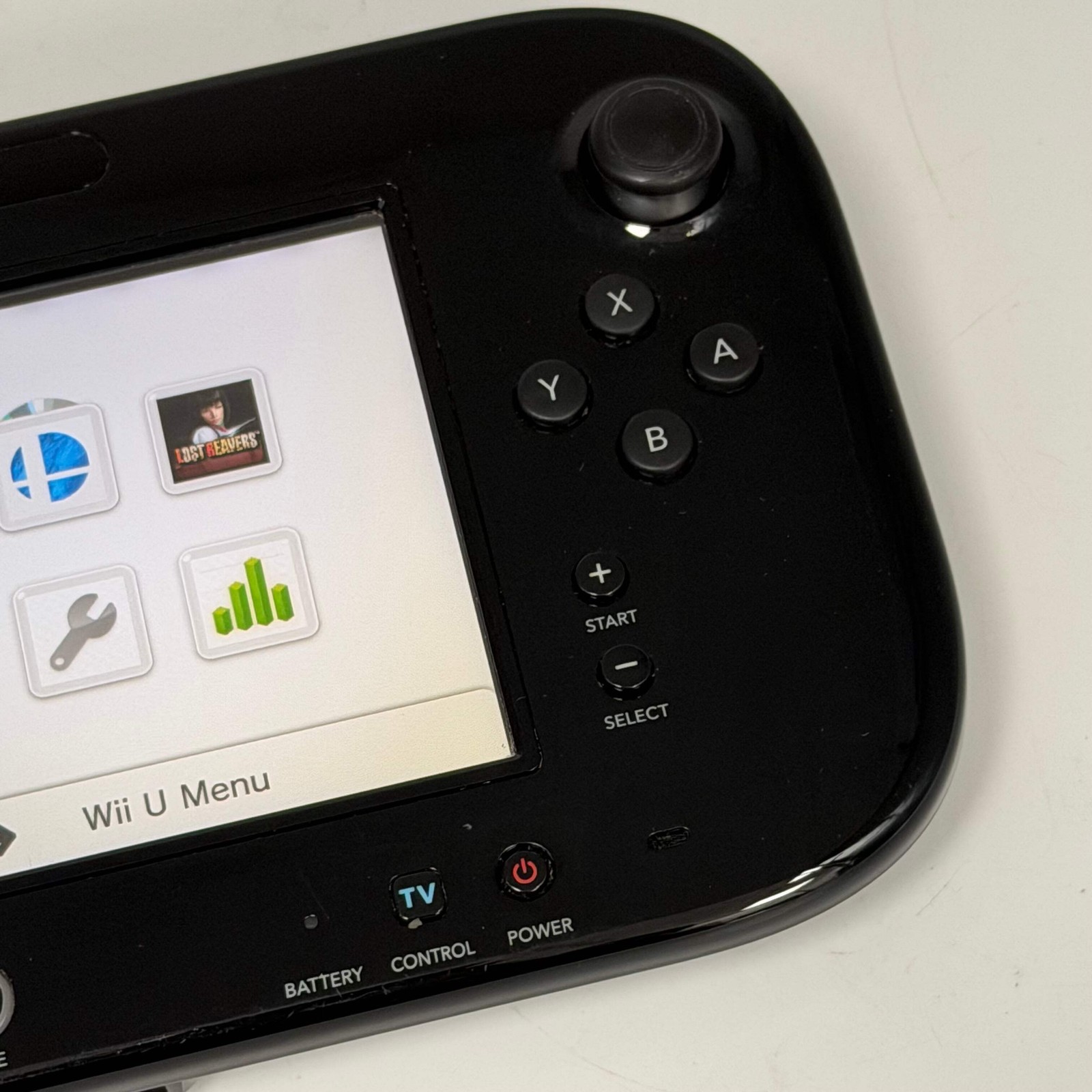 Nintendo Wii U 32GB Deluxe Console WUP-101 & GamePad WUP-010, Remotes and 4 Game