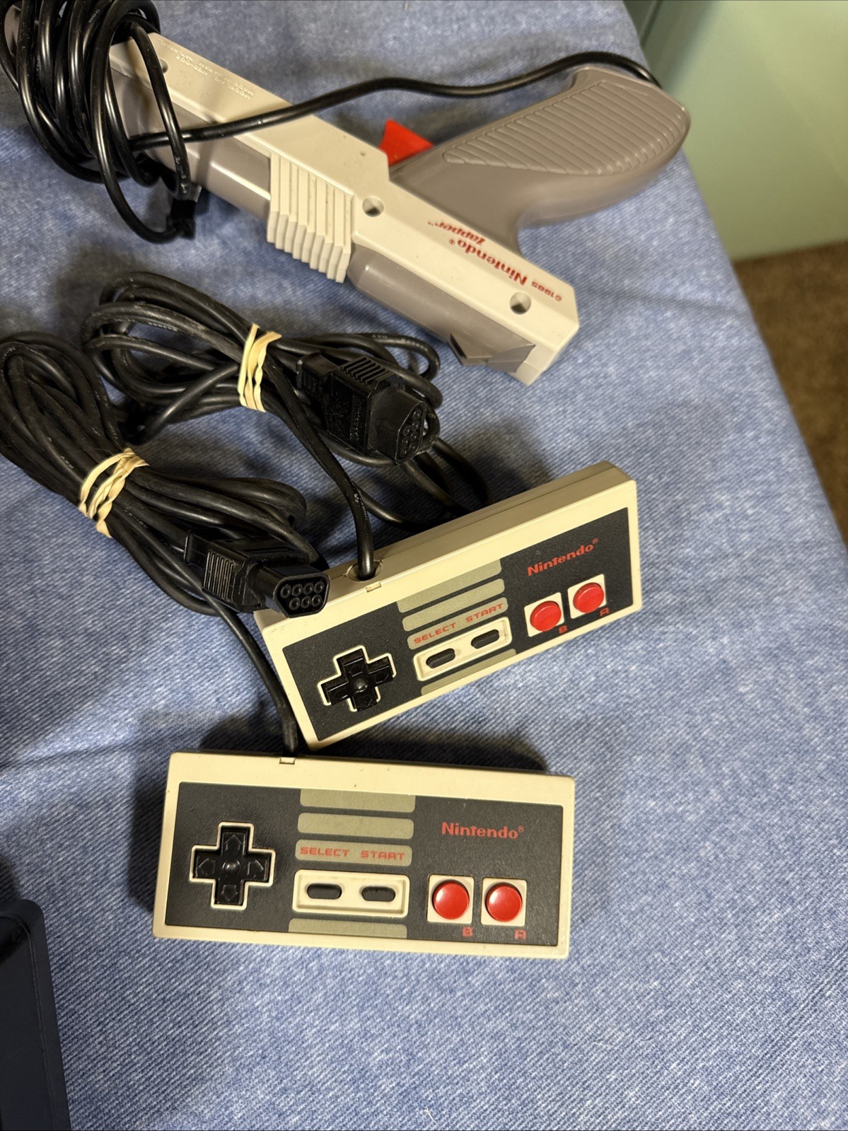 Nintendo NES Action Set Home Console – White/Gray- Brand New 72 Pin Connector