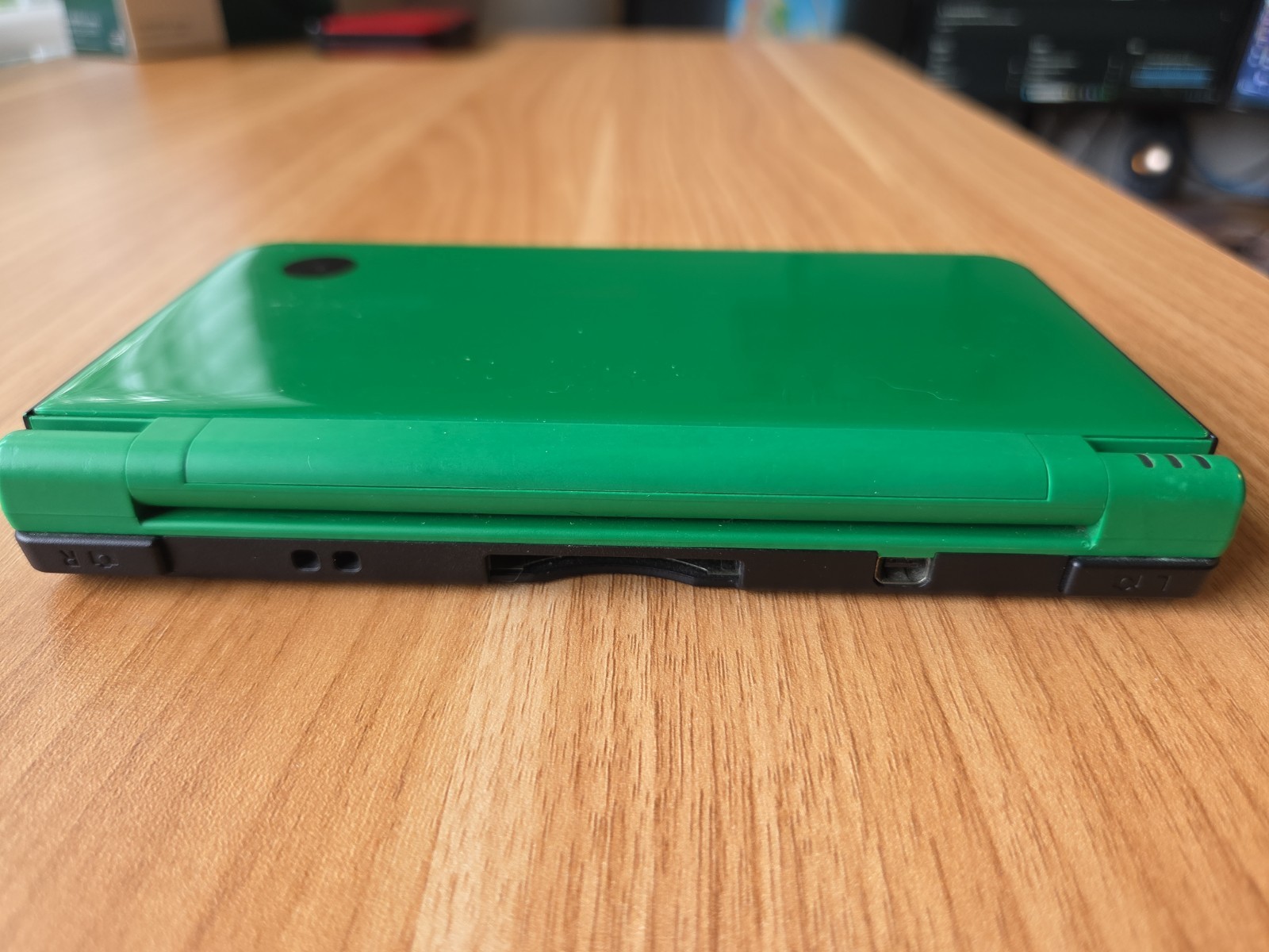 Nintendo DSi LL XL DS Green Console Handheld System Good Condition