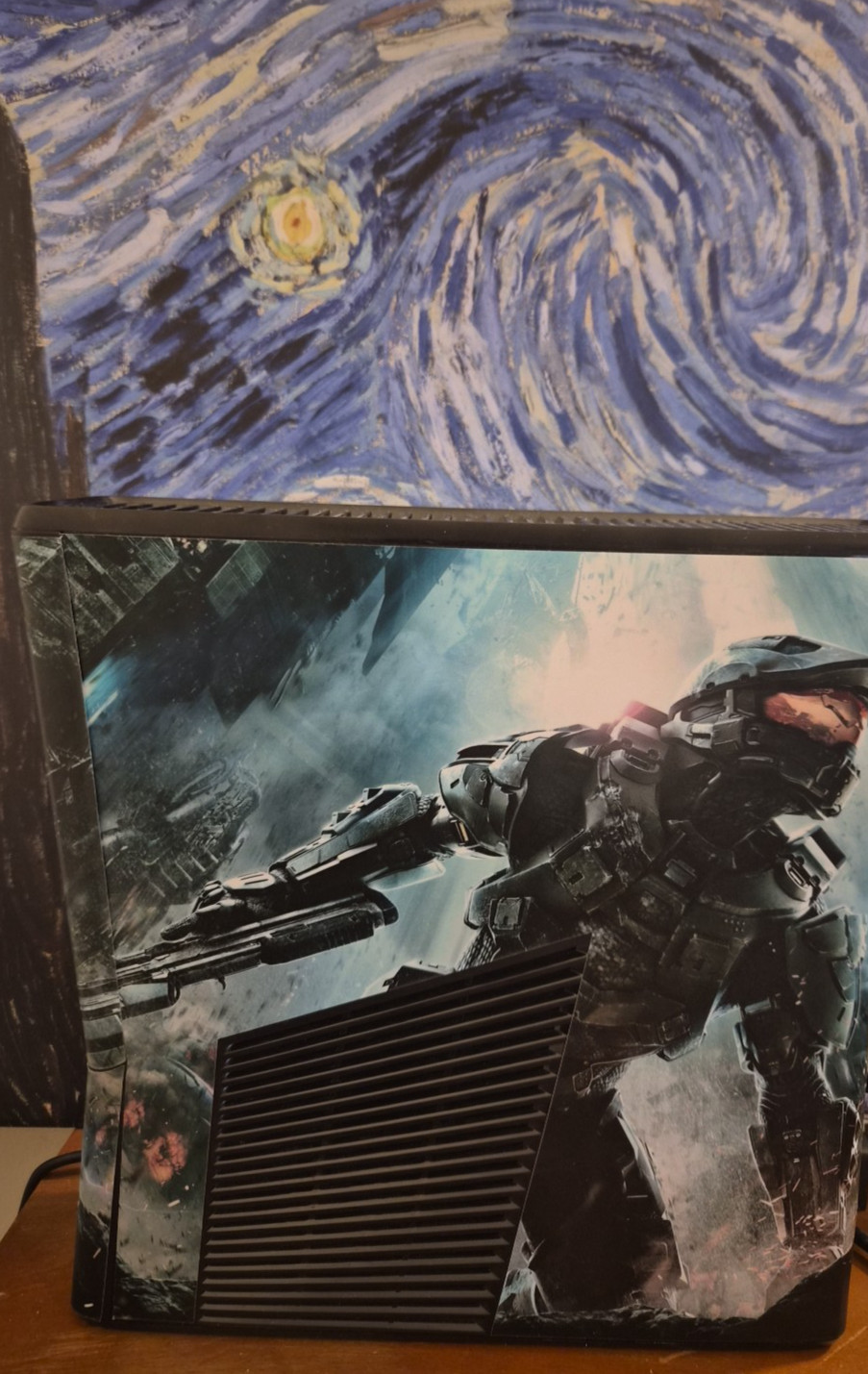 Microsoft Xbox 360 S Console and Kinect 4 GB with Halo 4 skin – Kinect included