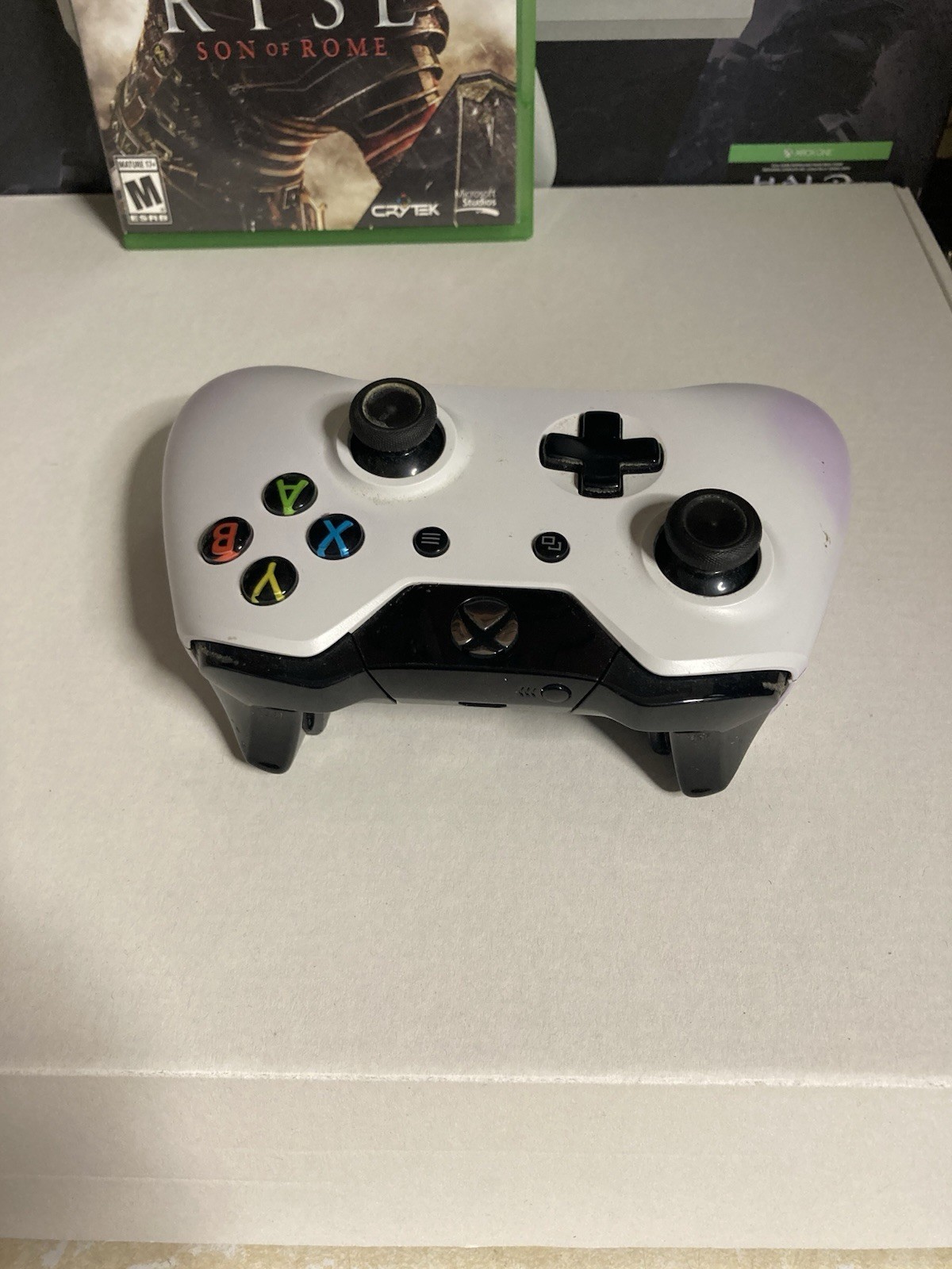 Microsoft Xbox One Special 1540 500GB White Console. Halo Boxed Edition