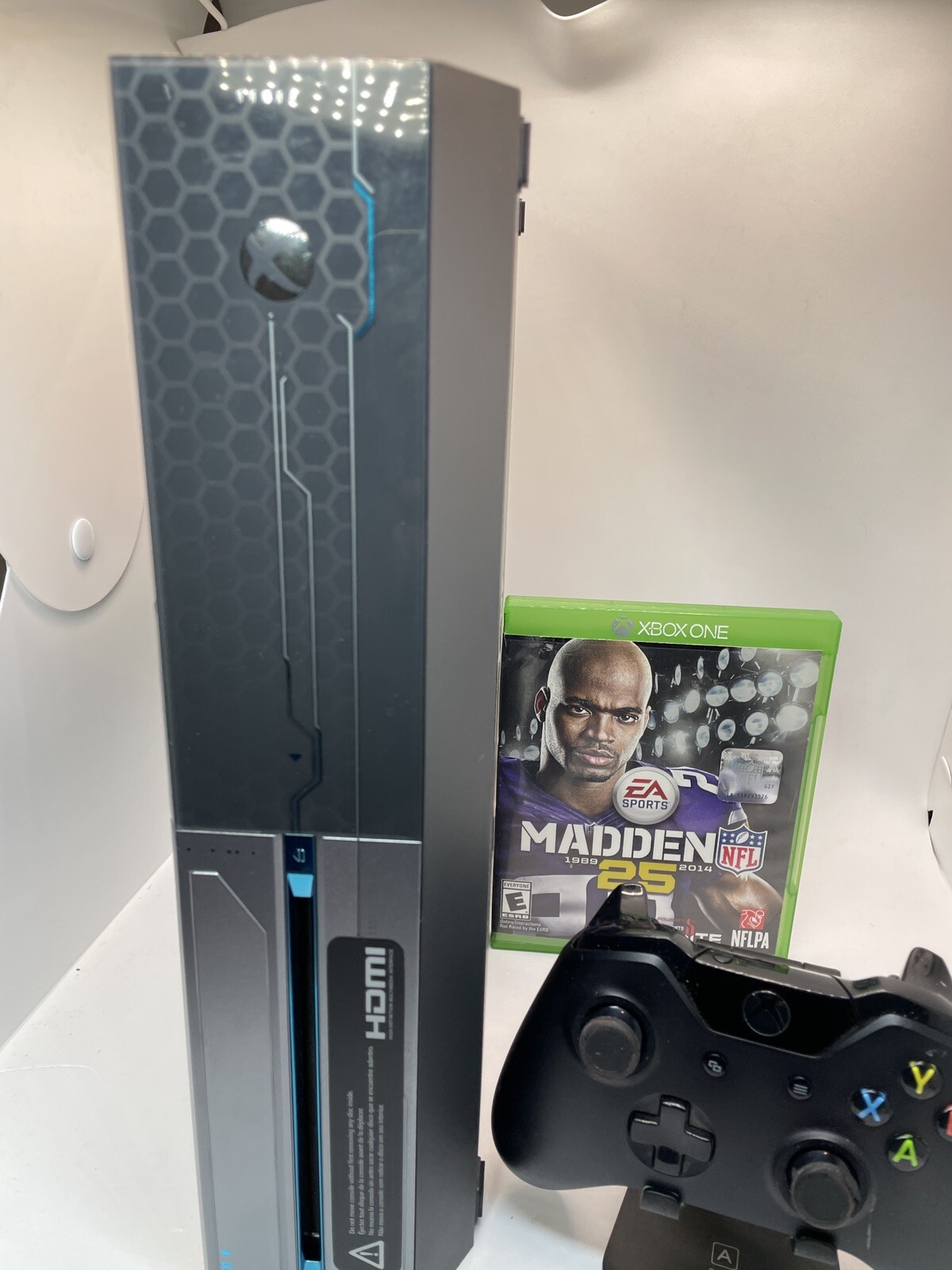 Microsoft Xbox One Halo 5: Guardians Limited Edition 1TB Console