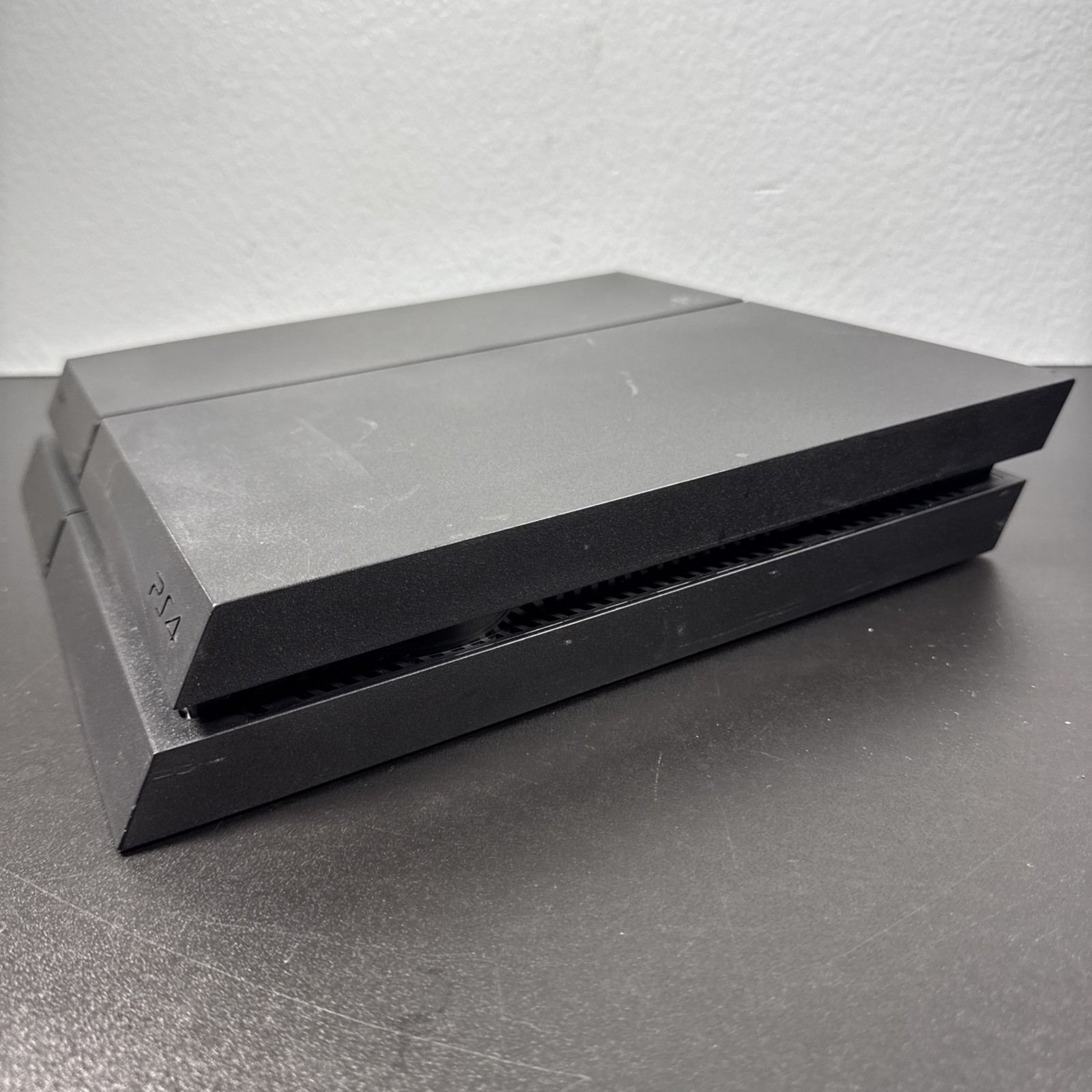 LOW FW SONY PlayStation 4(ps4)SYSTEM – CUH-1215A – 500GB & Controller 10.01OFW