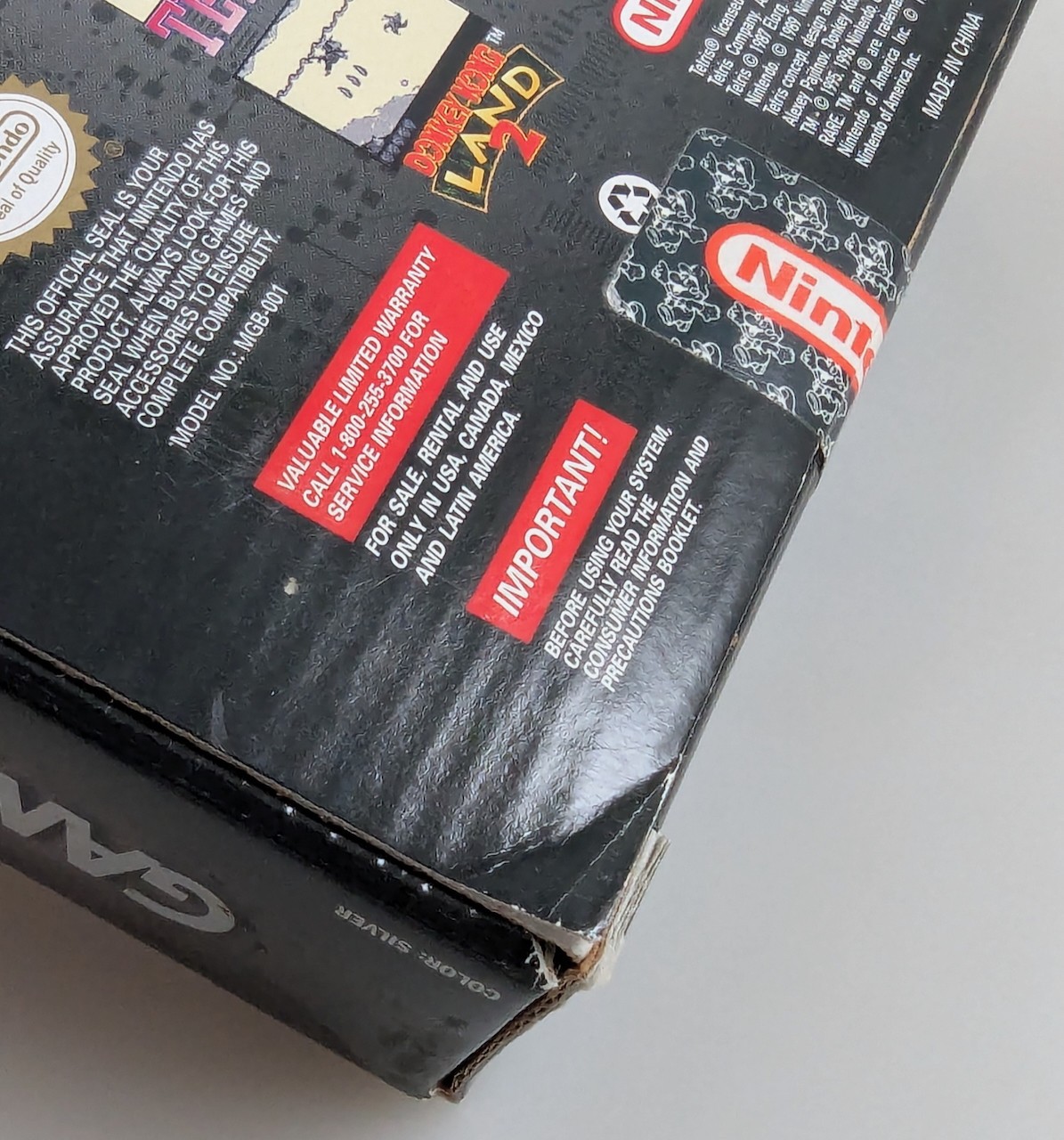 Nintendo Gameboy Pocket – Silver – w/ Box corrosion