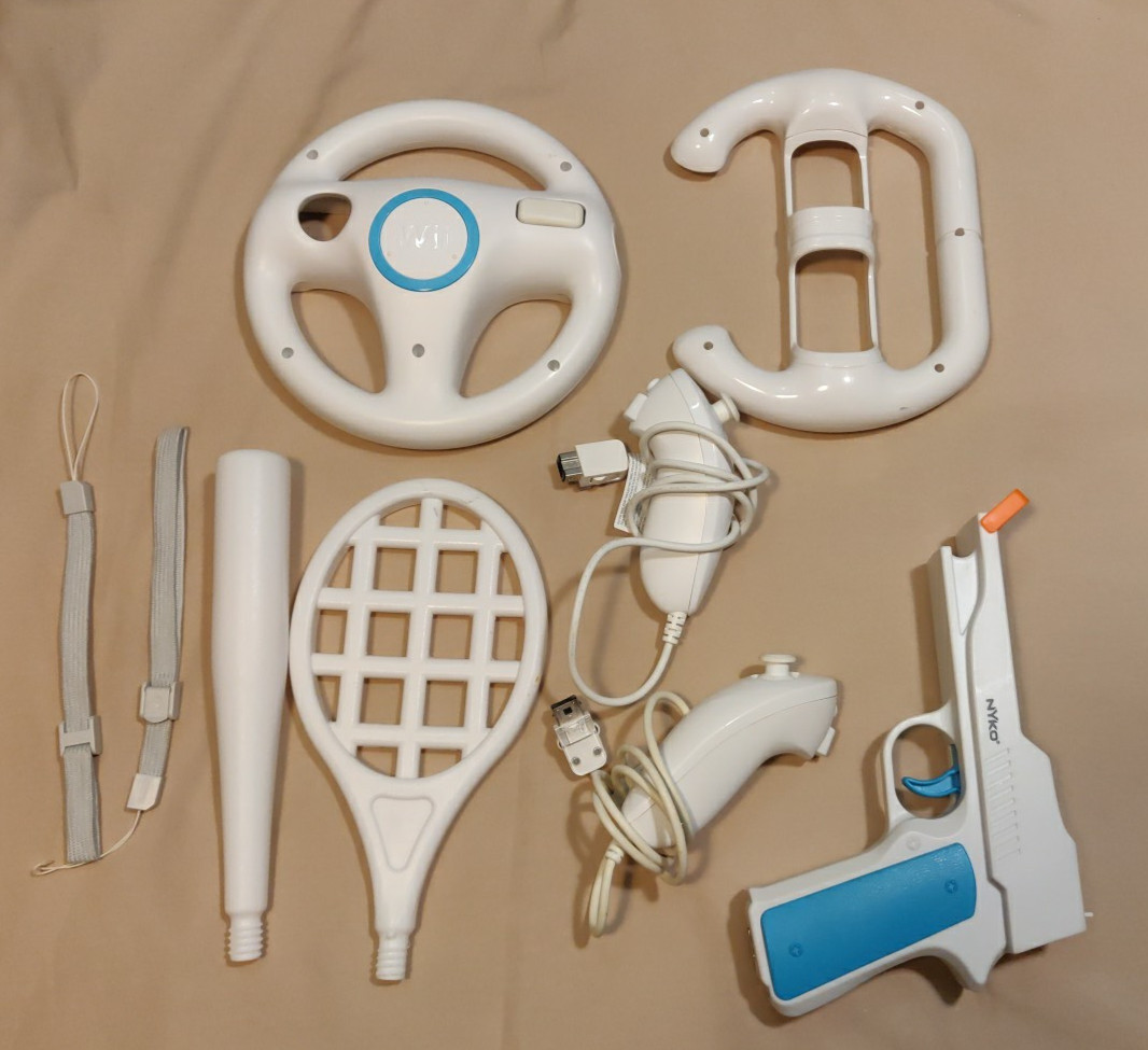 BLACK Nintendo Wii Video Game System Bundle- Console, Remote, Games, Accessories