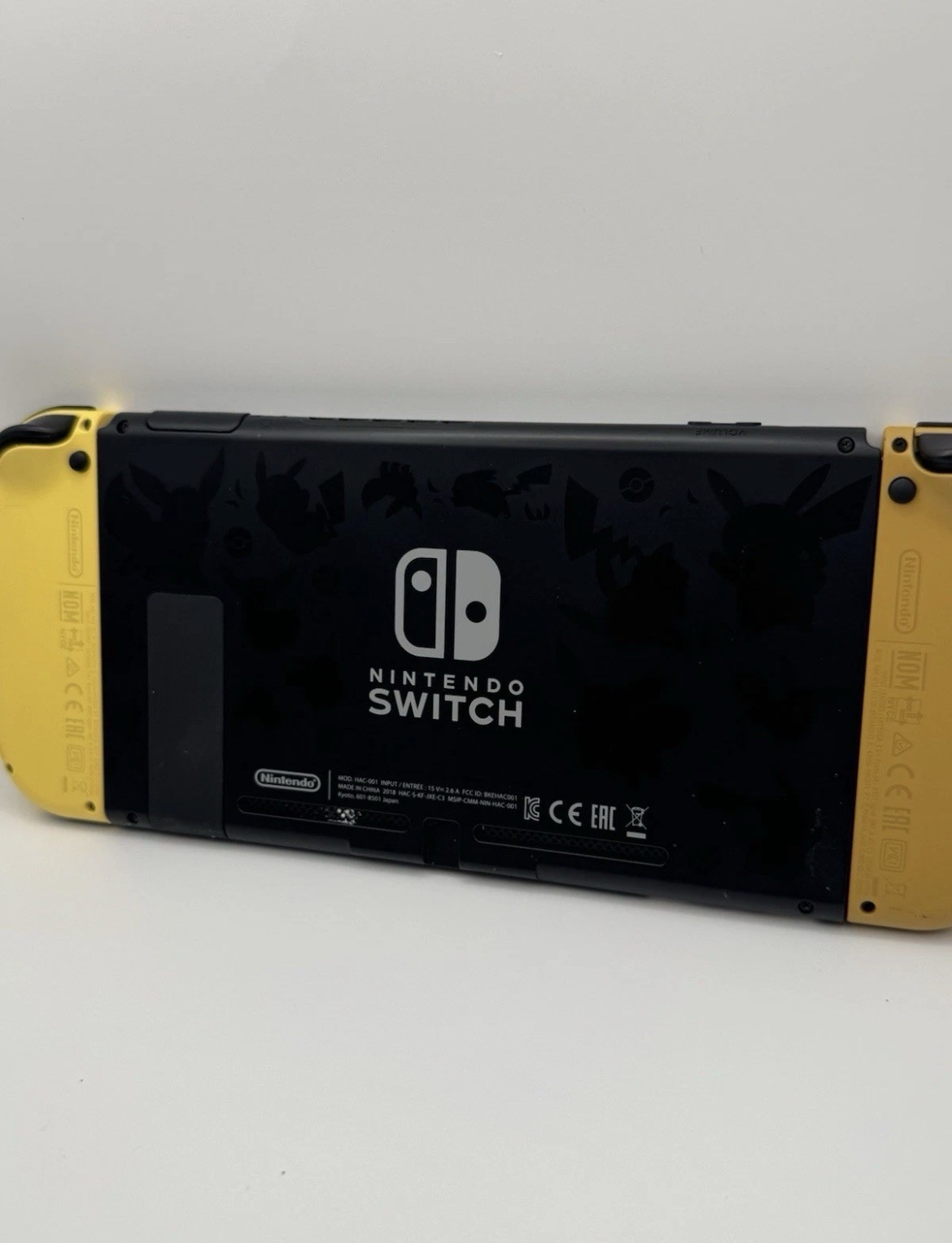 *US SELLER* Nintendo Switch Console Let’s Go Pikachu! + Poke Ball Plus! & Dock!