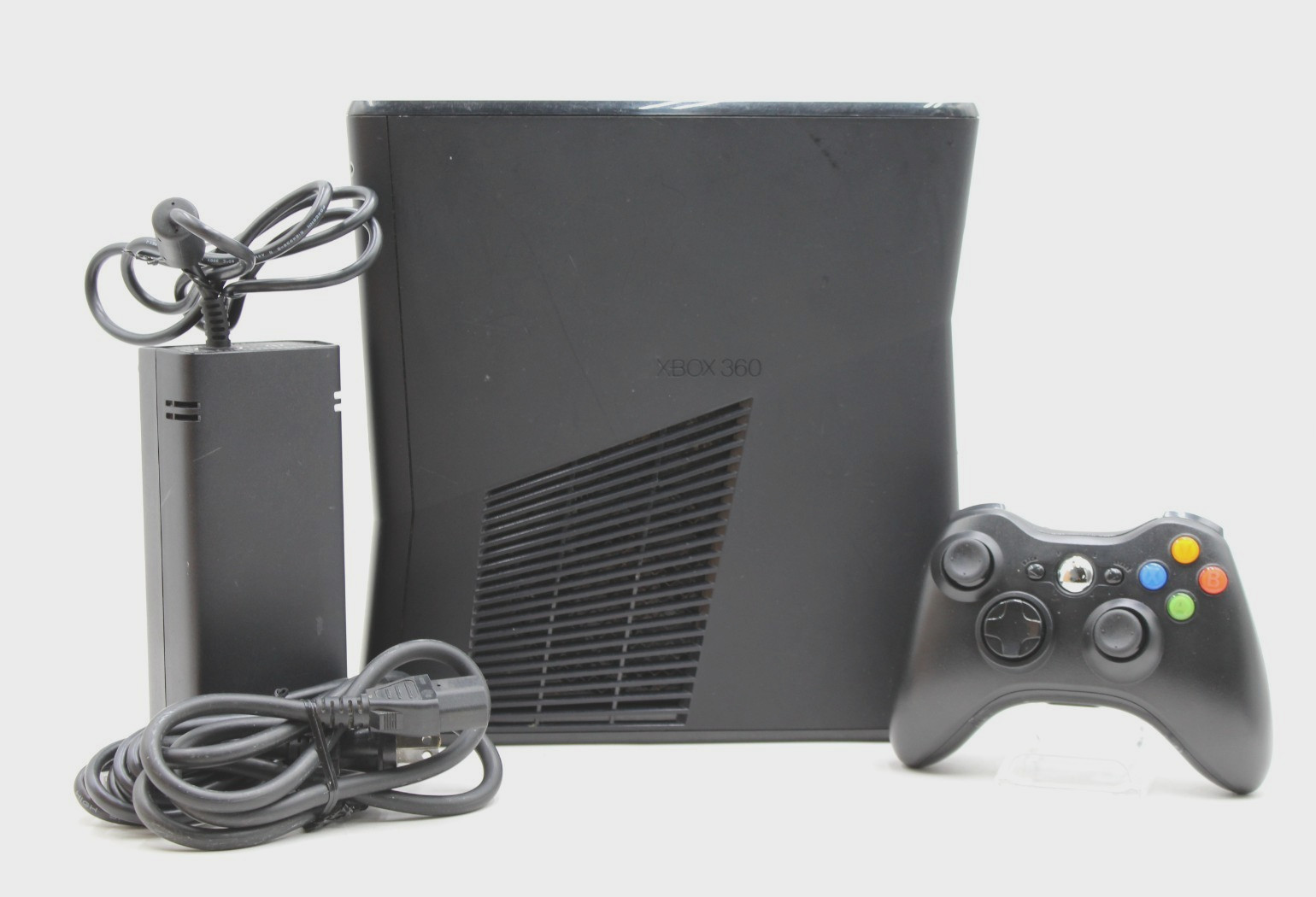 Microsoft Xbox 360 Slim Black 4GB+ Controller+ HDMI+ Power Cord (READ DES.)