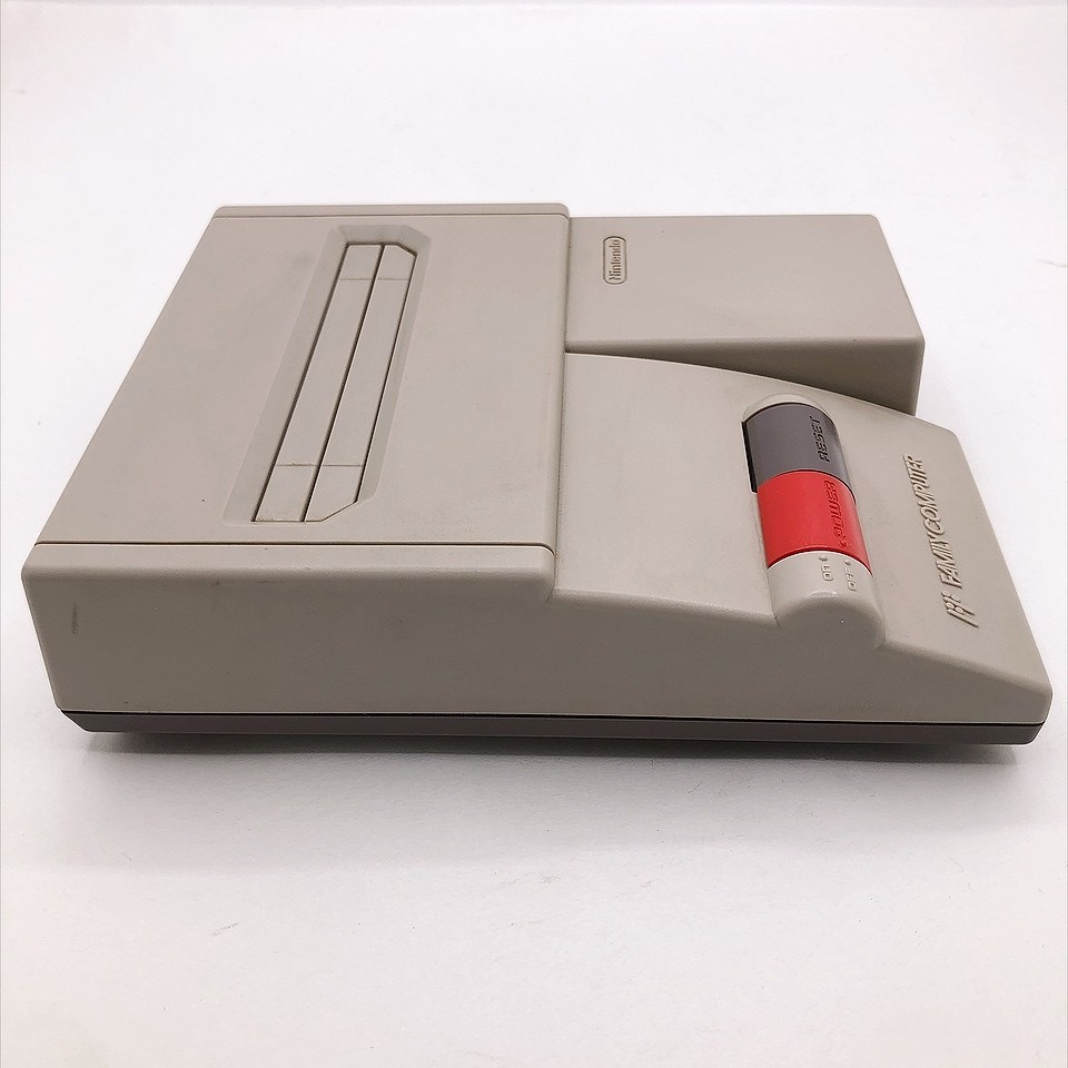 Nintendo New Famicom Console AV HVC-101 2 Controller Made in Japan NES Tested