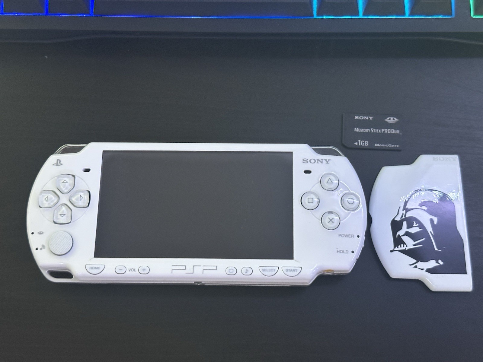 Sony PSP-2001 White Darth Vader Special Edition | 10 UMD’s | PSP – HDMI Convert