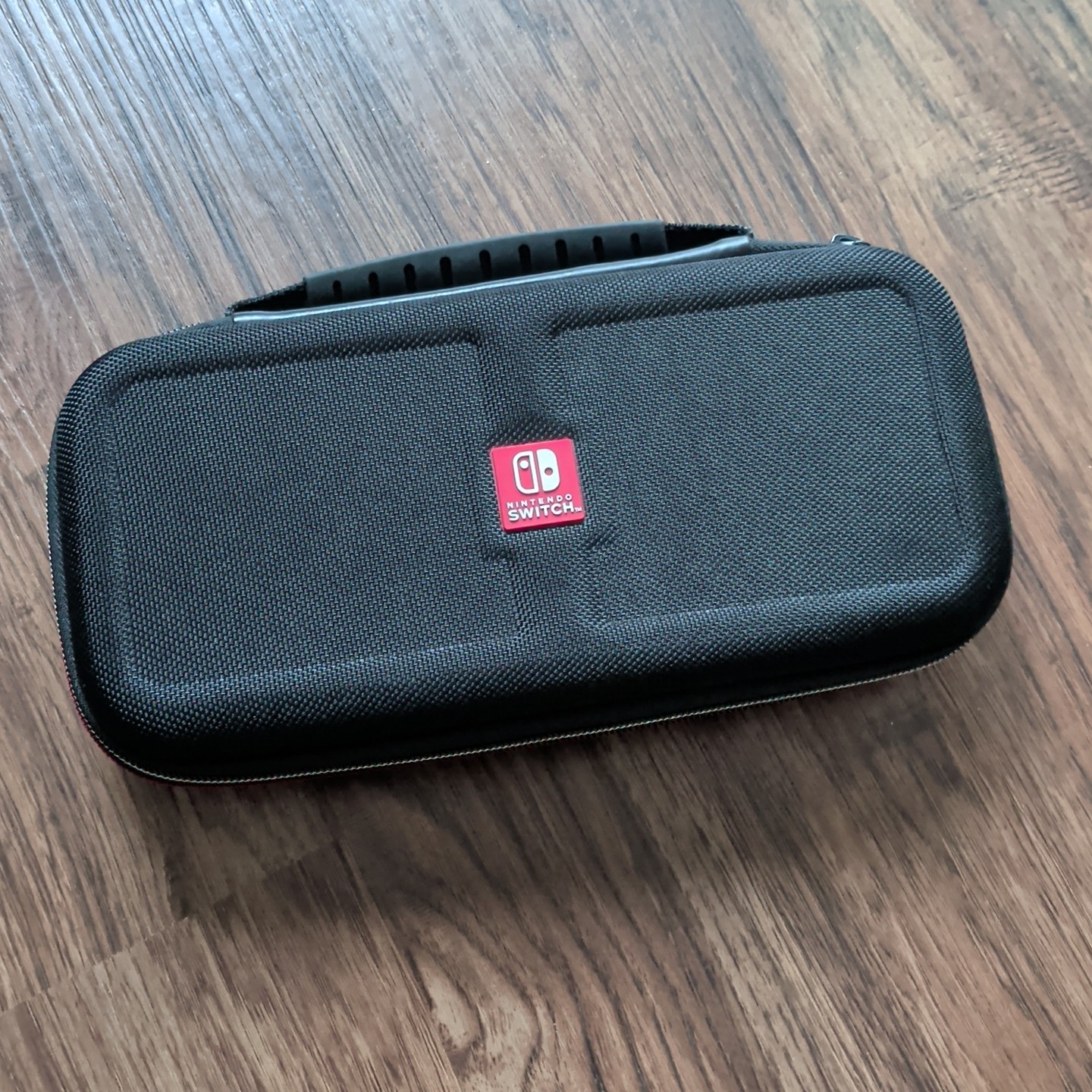 Nintendo Switch System 32GB HAC-001 w/ Deluxe Case & Ergonomic Joy-Cons See Desc