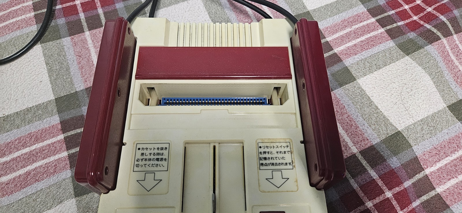 Nintendo Famicom HVC-002 Console NO RF CABLE Genesis Model 1 Power Cord included