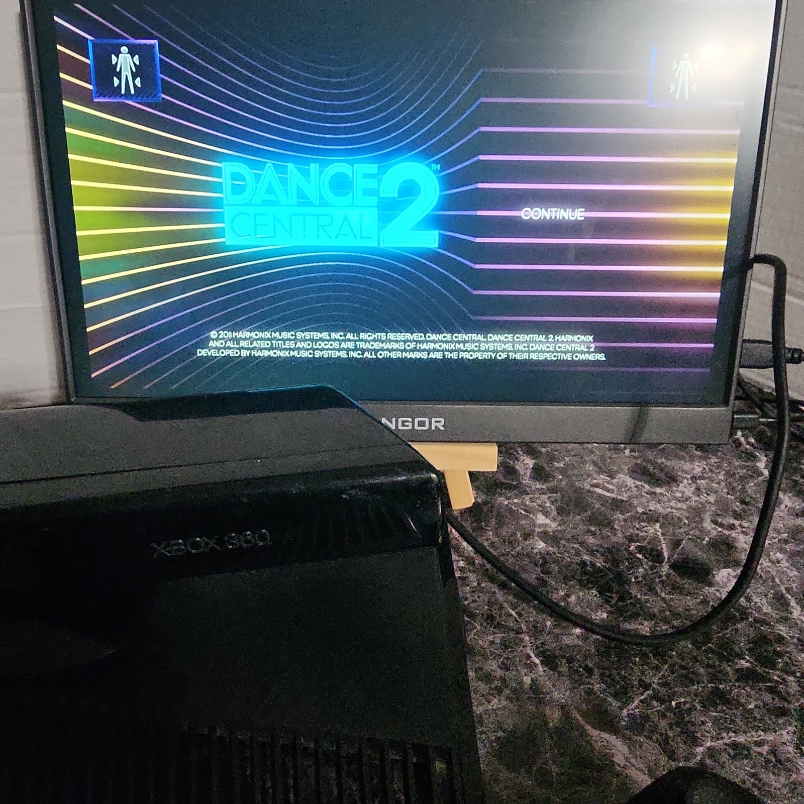 Microsoft Xbox 360 S 4GB Console Bundle Kinect Sensor 5 Games Tested Working OEM