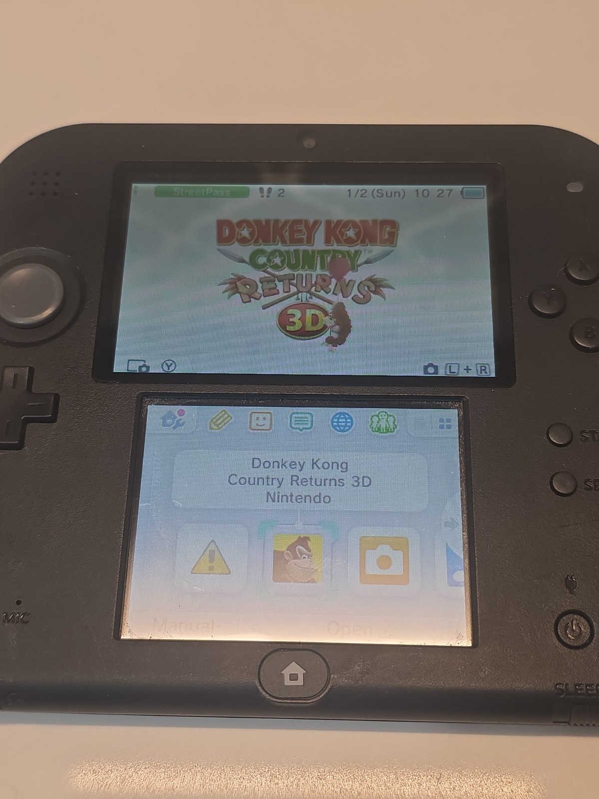 Nintendo 2DS Console Red & Black Charger 4GB SD Card Donkey Kong Country Working