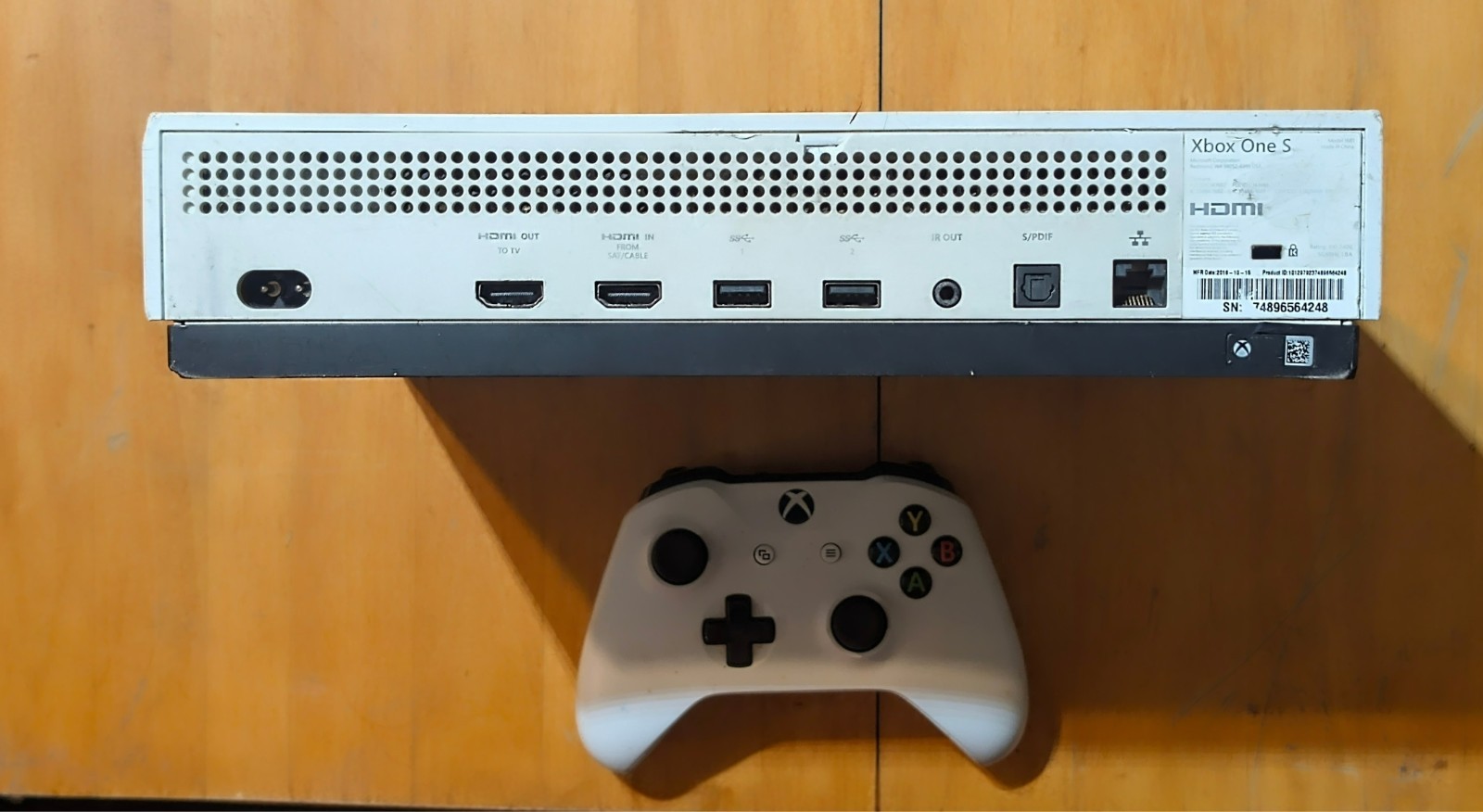 Microsoft Xbox One S – 500GB – Game Console – White + (1) one controller