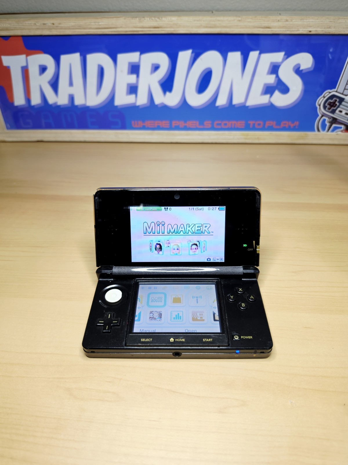 Nintendo 3DS The Legend of Zelda 25th Anniversary Black Console W Charger Stylus