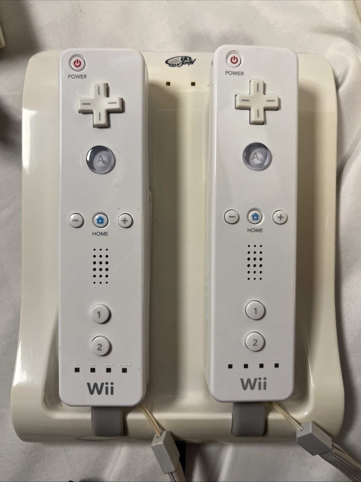 Nintendo Wii White Console (RVL-001) Bundle with 17 Games – Tested 2Controllers