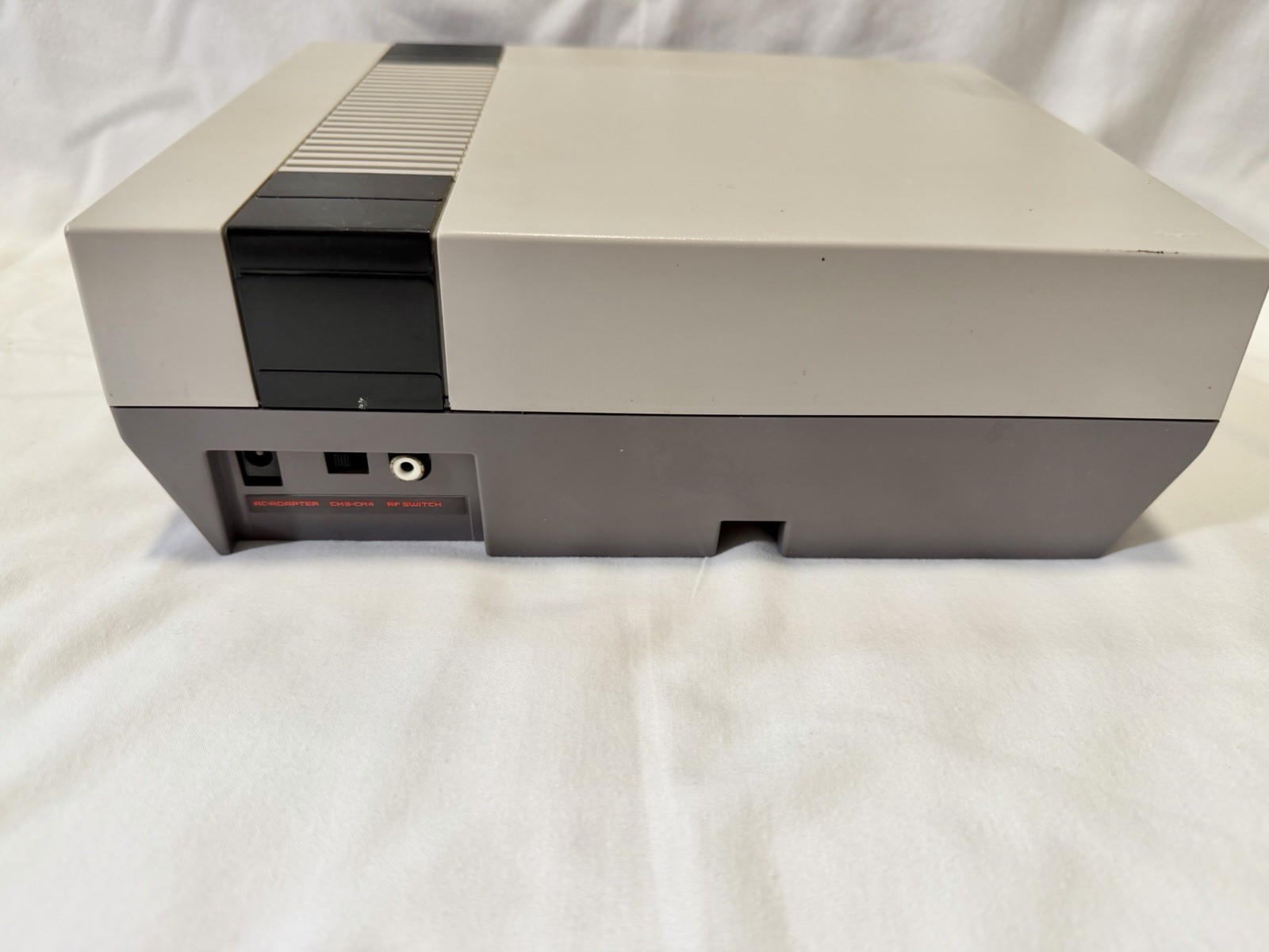Nintendo NES Console Bundle Mario Duck Hunt Zapper Controllers Cables Manuals