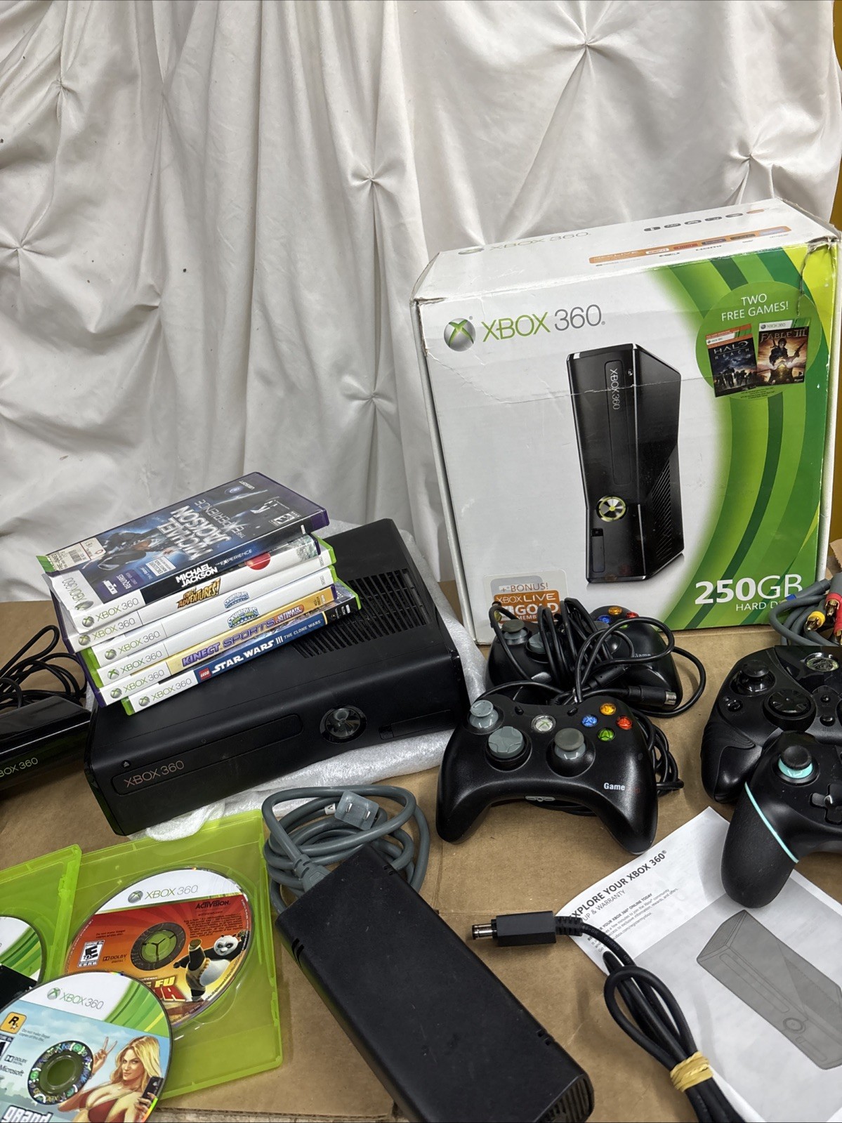 Microsoft Xbox 360 Game Lot Bundle 250GB Black Console 4 Controller Kinect