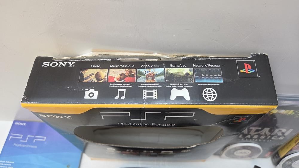 Sony PSP-2001PB/98510 Playstation Portable Black w/ Original Box Bundle