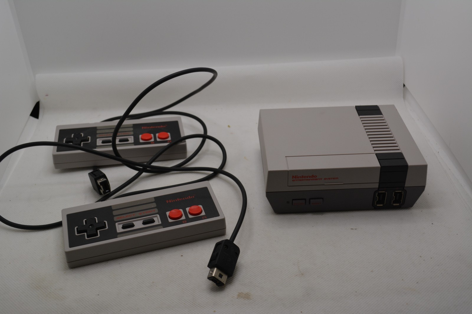 Nintendo NES Classic Edition Mini CLV-001 Bundle with (2) OEM Controllers