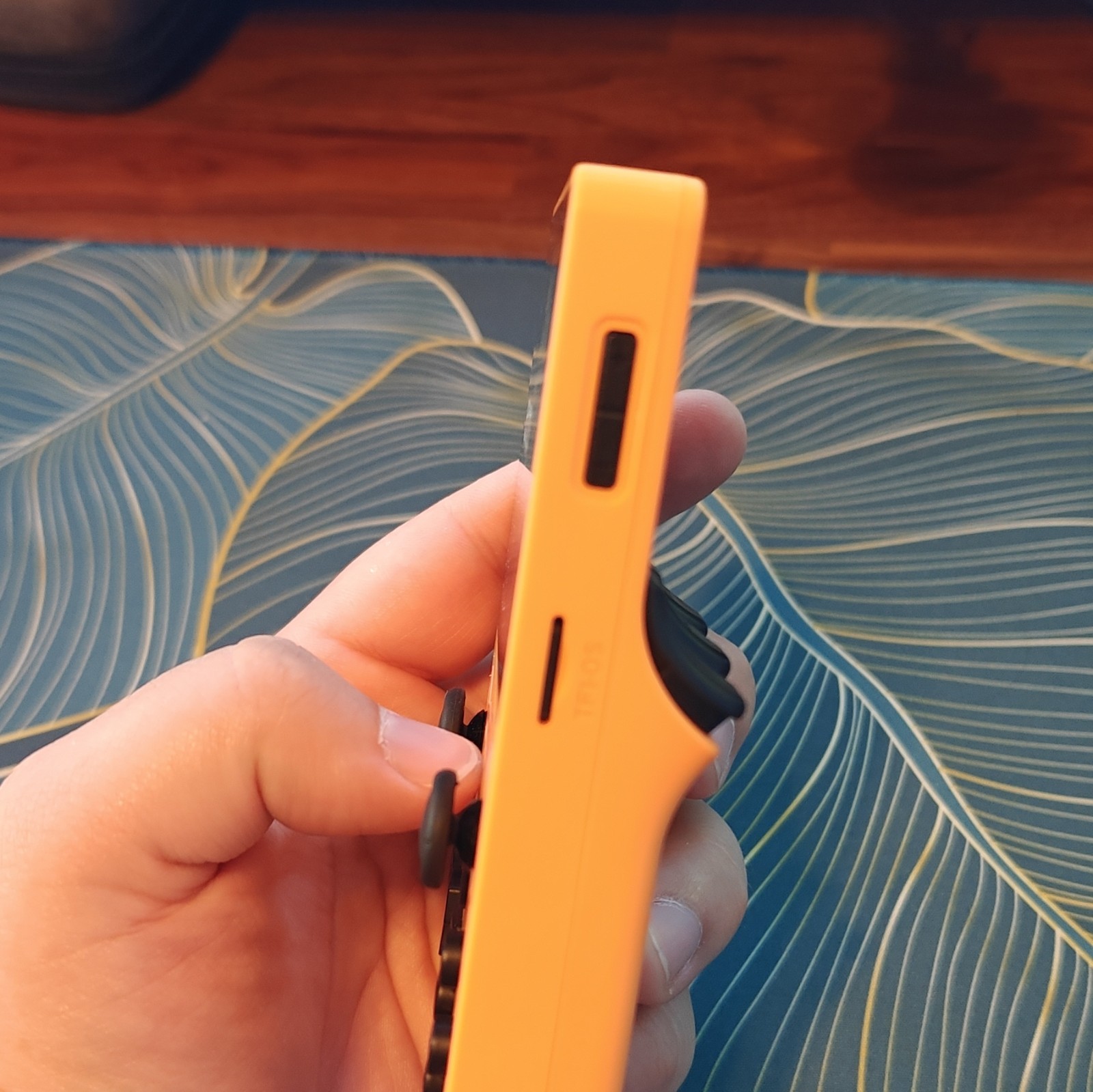 Powkiddy RGB20S Orange/Black Handheld System 64GB TONS OF GAMES