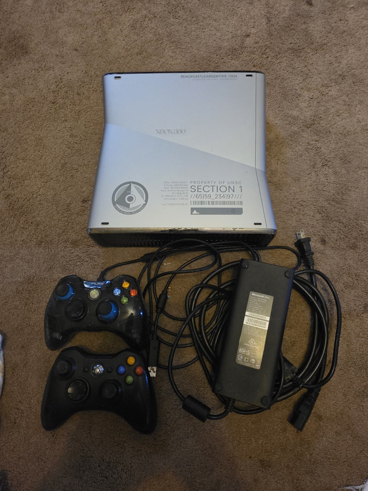 Microsoft Xbox 360 Halo Reach Limited Edition Silver 250GB 2 Controllers