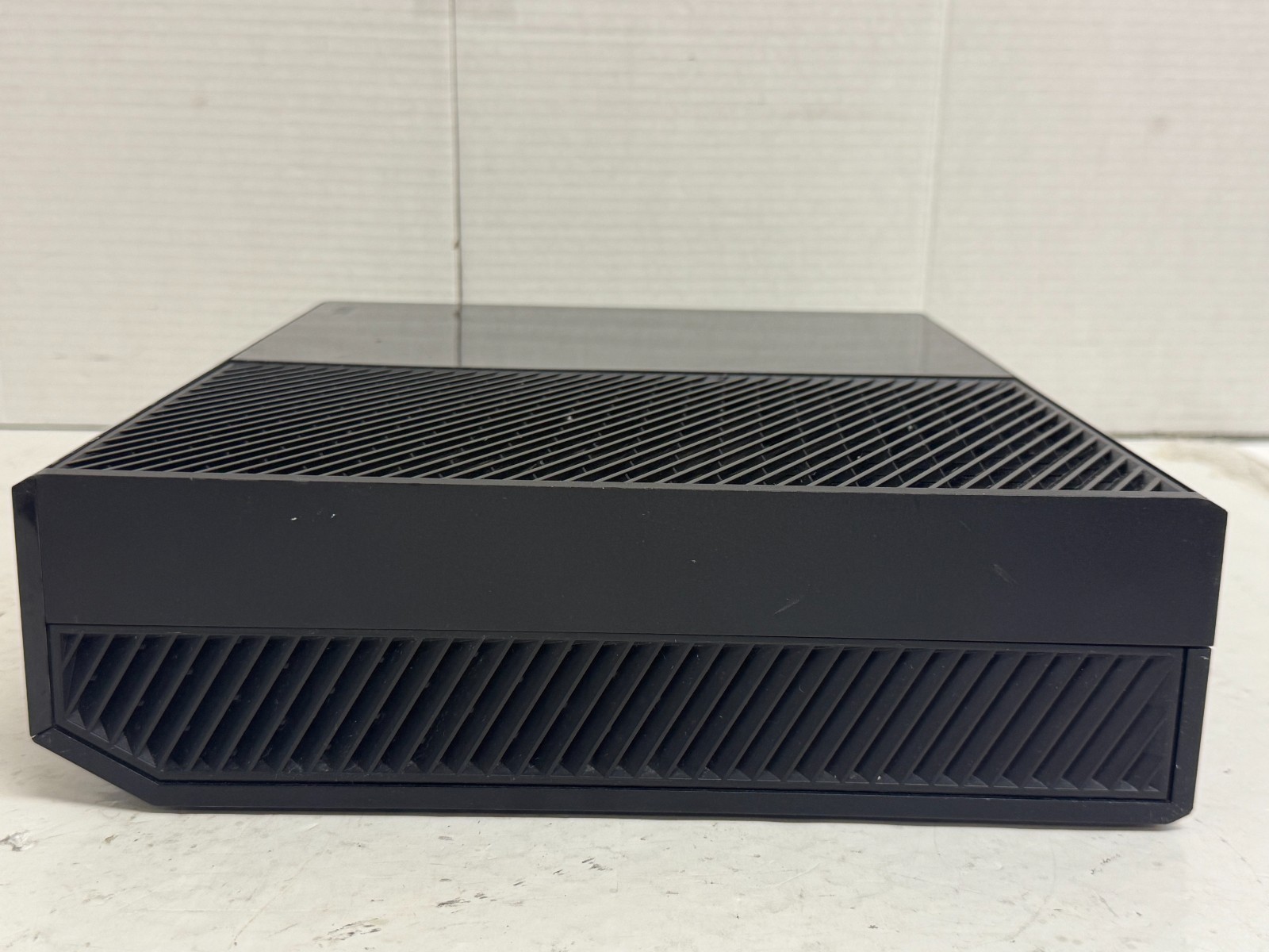 Microsoft Xbox One 500GB Console + Controller Only – Sync Button Broken – #XB3