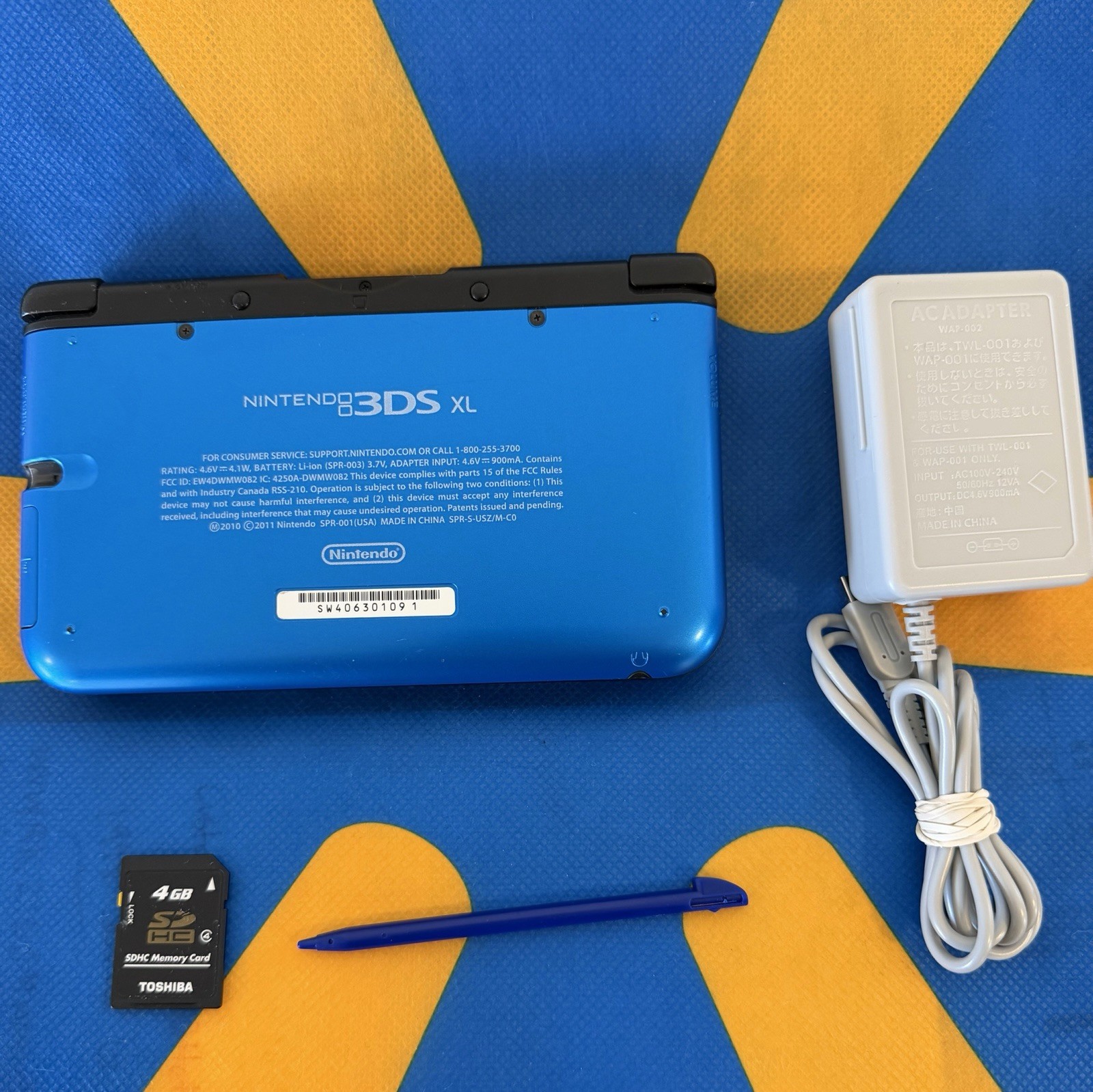 Nintendo 3DS XL SPR-001 Blue w/ Charger, Stylus & 4GB SD NTSC-U/C