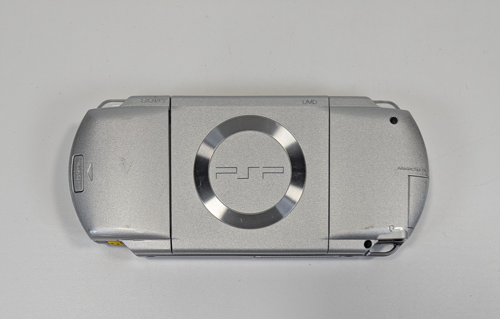 Sony PSP 1000 Silver Console Japanese w/Charger 32MB Card FF Dissidia Patopan