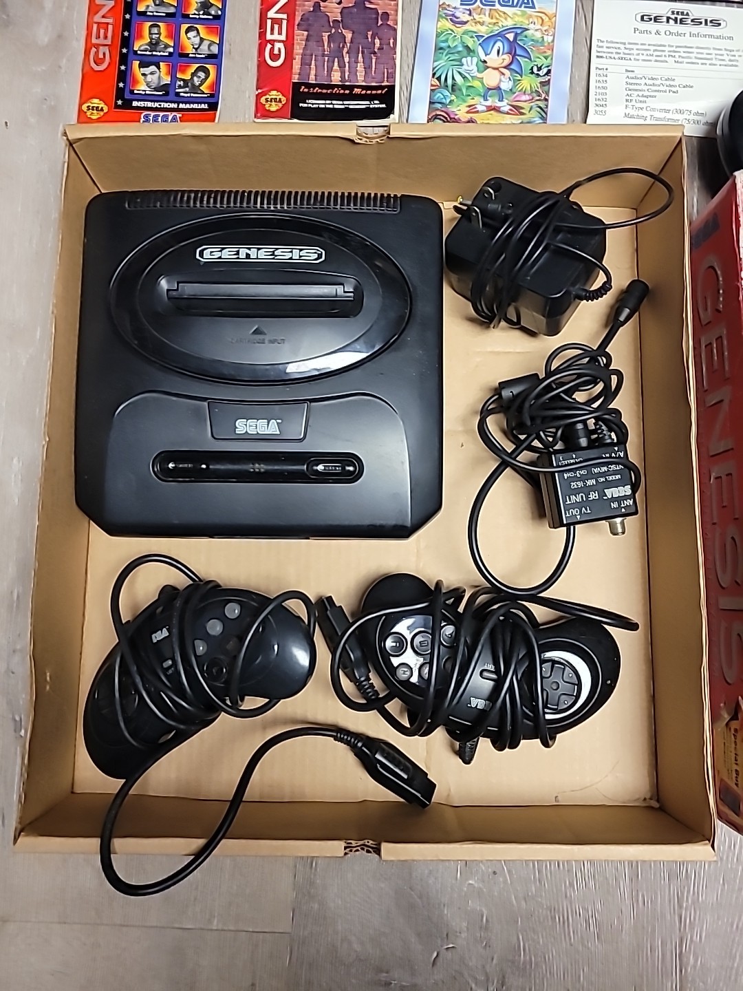 Sega Genesis II Console Boxed Three Controllers Tested Original Box See Pic
