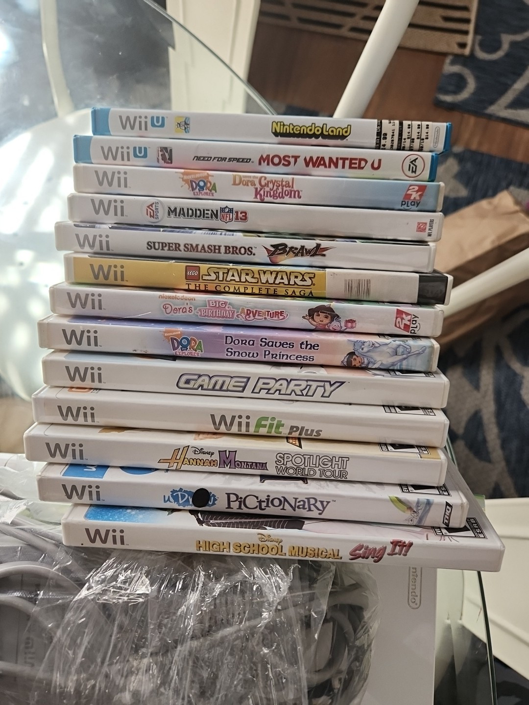 Nintendo Wii U 8GB Handheld Console System Bundle – White & 13 Games