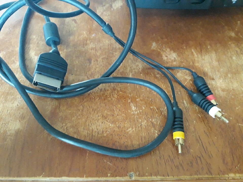Original OG Microsoft xBox console v1.0 cords controller – Powers on won’t eject