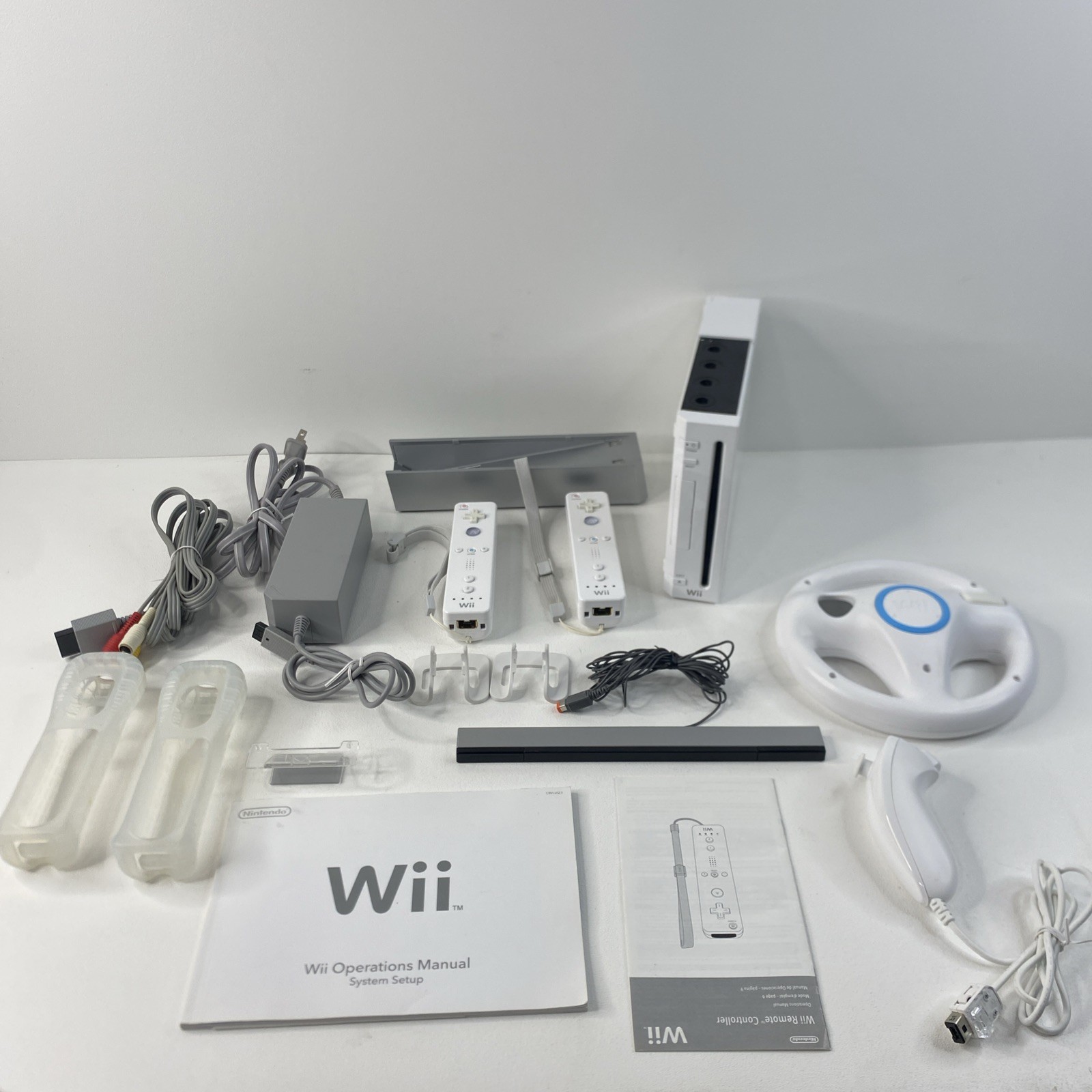 Nintendo Wii RVL-001(USA) Console Bundle Tested W/ Controllers Sensor Bar & More
